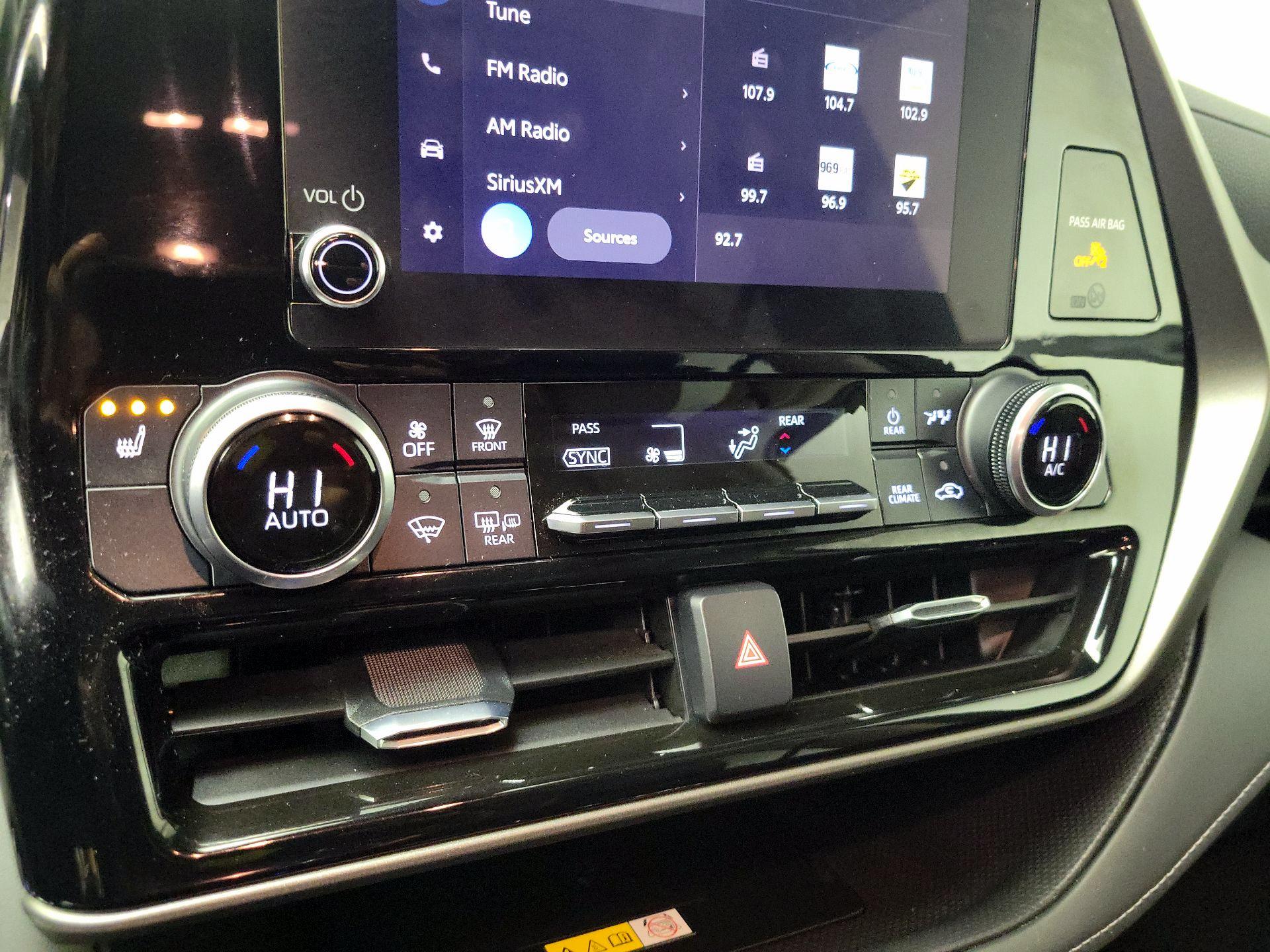 Thumbnail: 2023 Toyota Highlander - 16