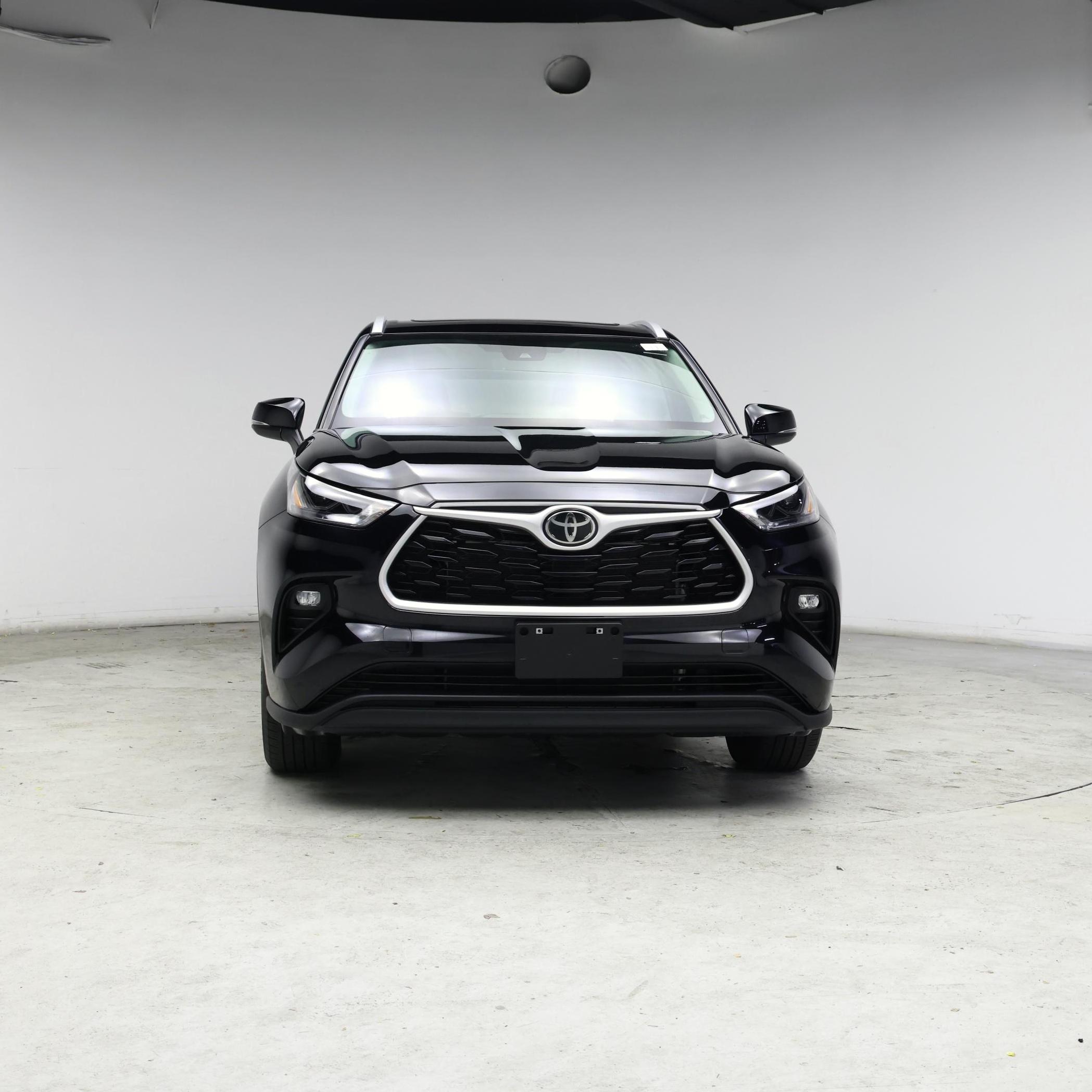 Thumbnail: 2023 Toyota Highlander - 5