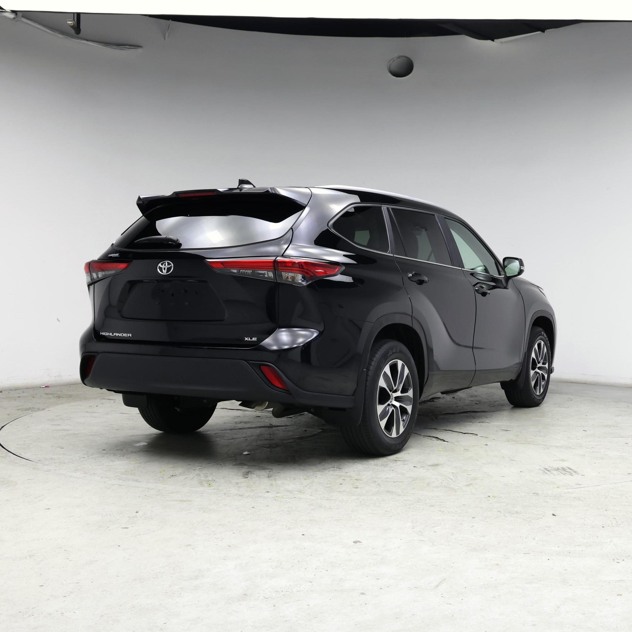 Thumbnail: 2023 Toyota Highlander - 8