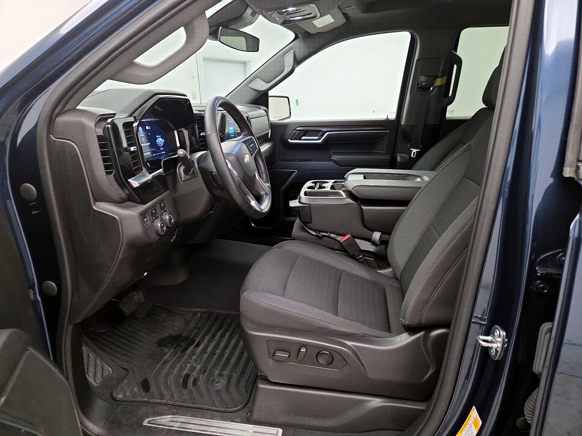 Thumbnail: 2023 Chevrolet Silverado 1500 - 11