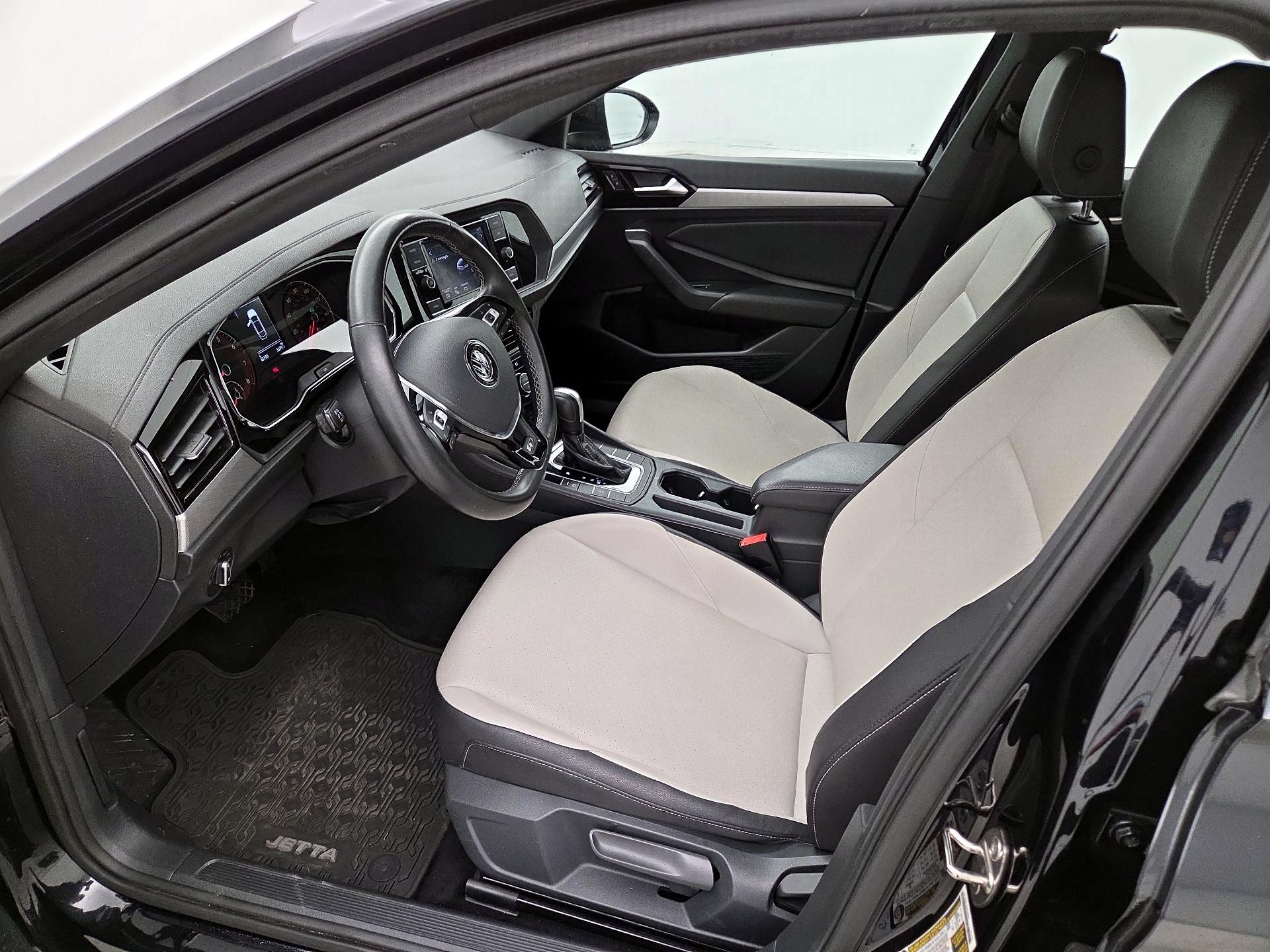 Thumbnail: 2021 Volkswagen Jetta - 11