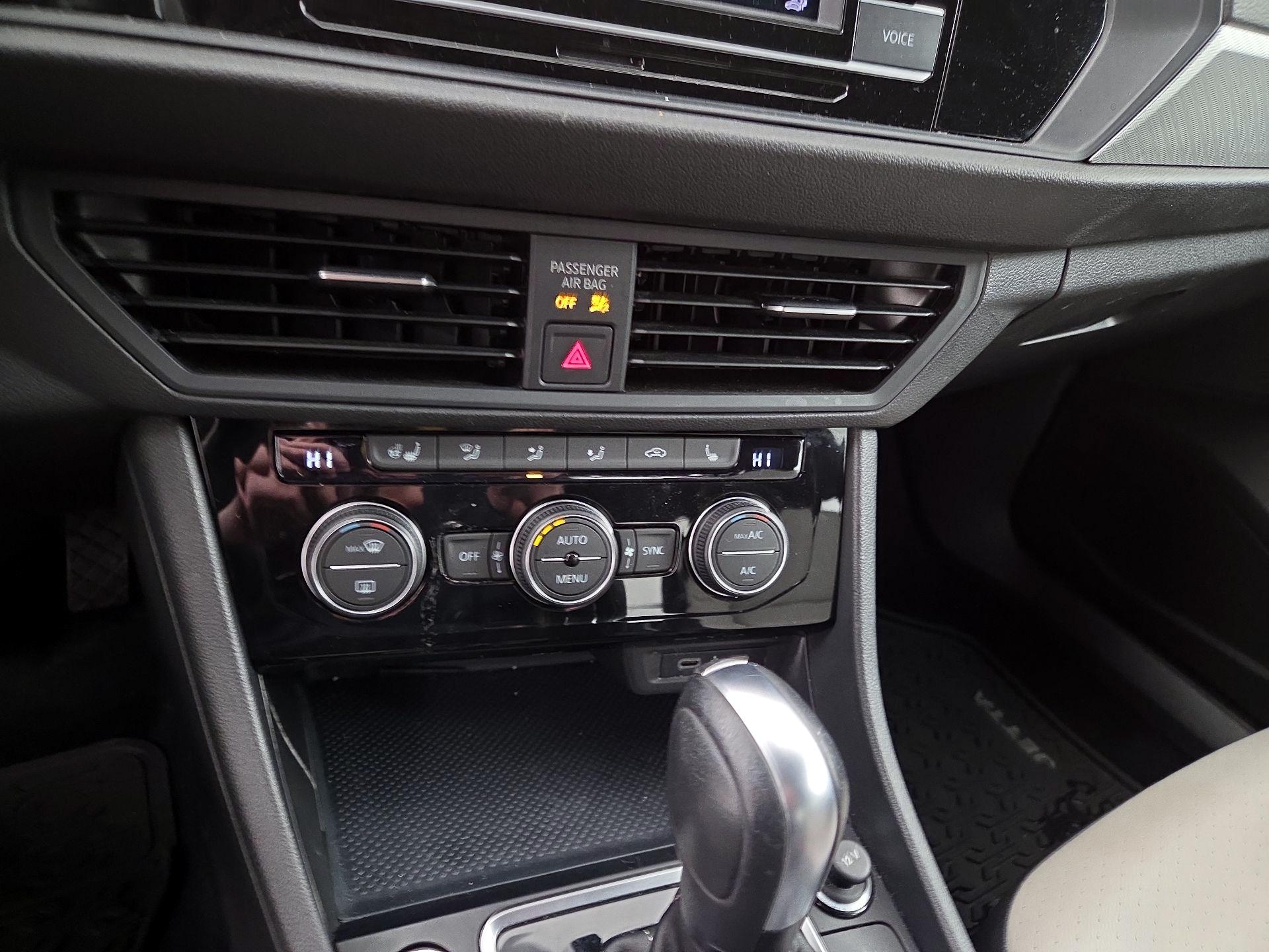 Thumbnail: 2021 Volkswagen Jetta - 15