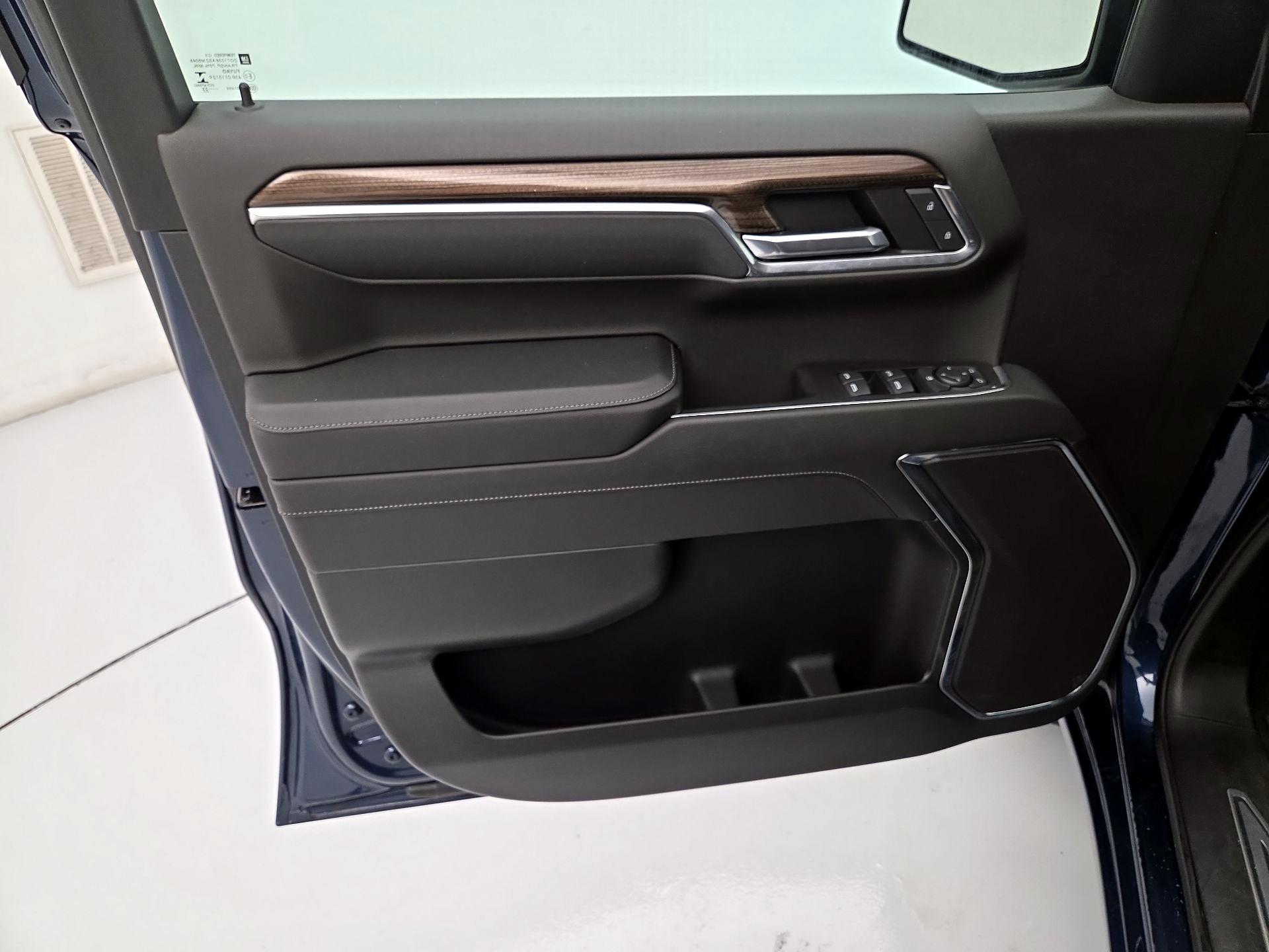 Thumbnail: 2023 Chevrolet Silverado 1500 - 12