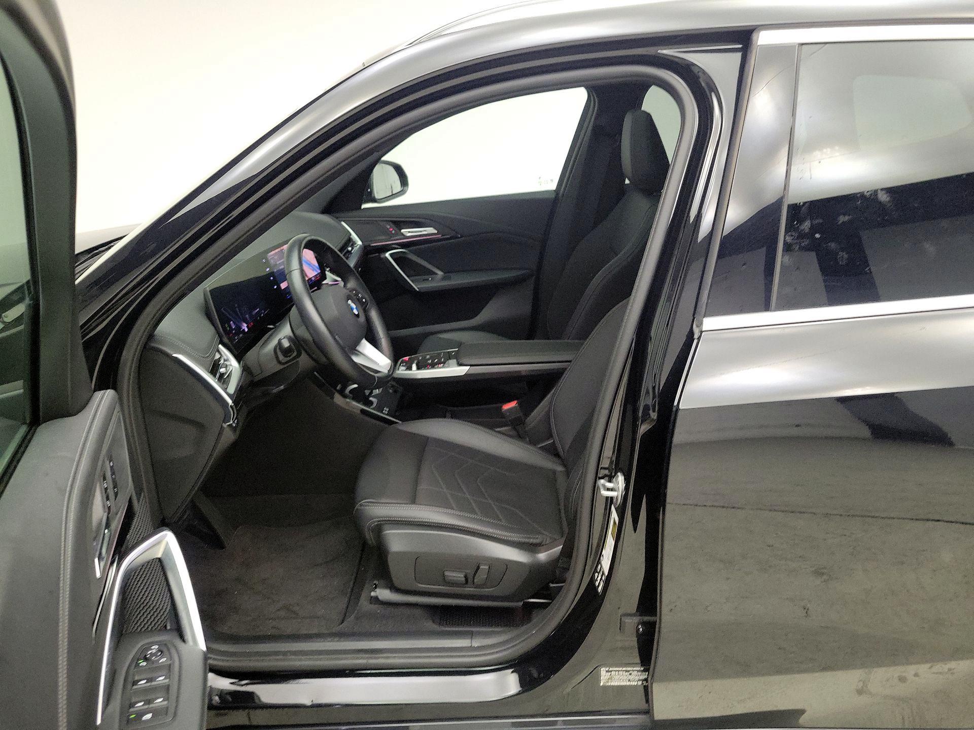 Thumbnail: 2025 BMW X1 - 11