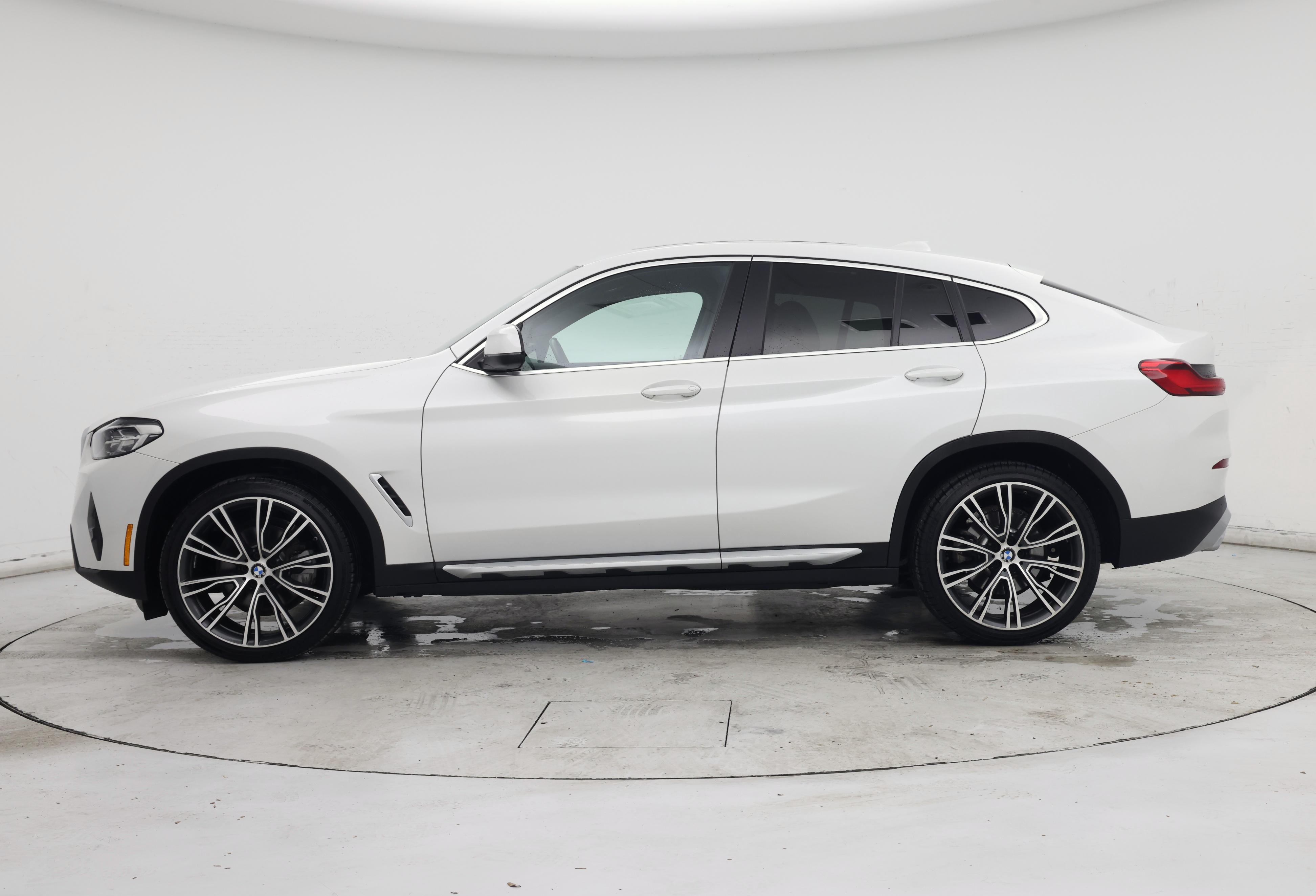 Thumbnail: 2022 BMW X4 - 3