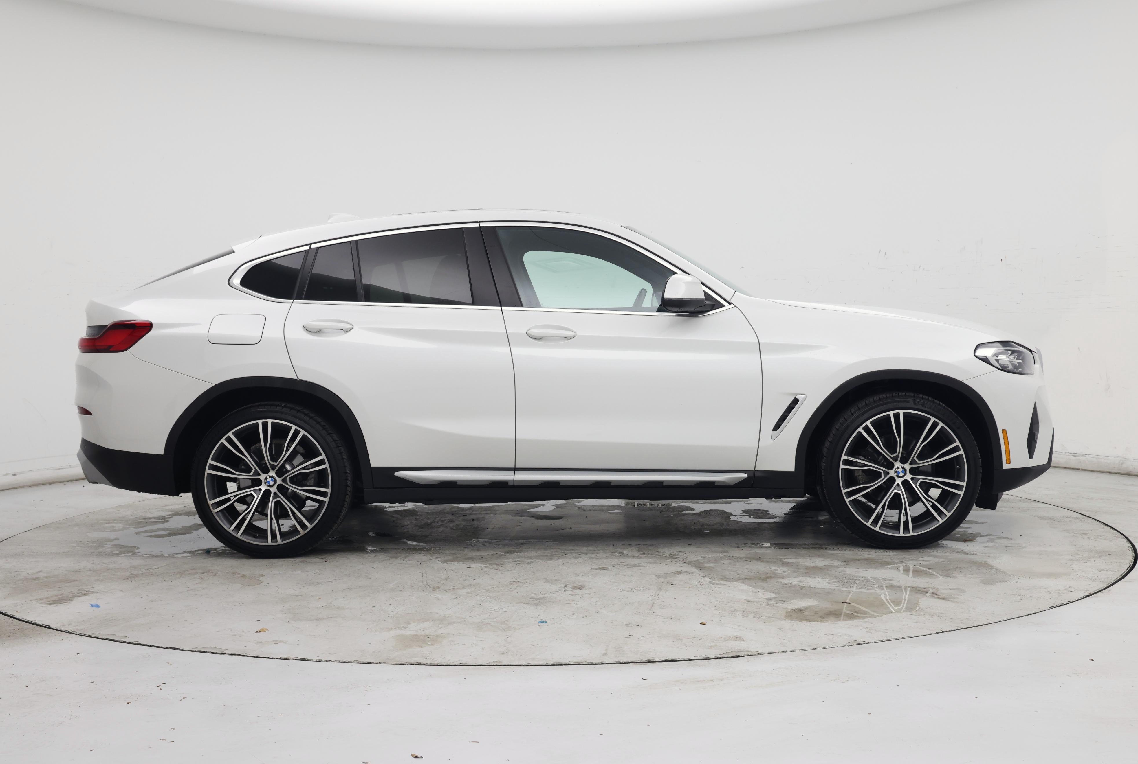 Thumbnail: 2022 BMW X4 - 7