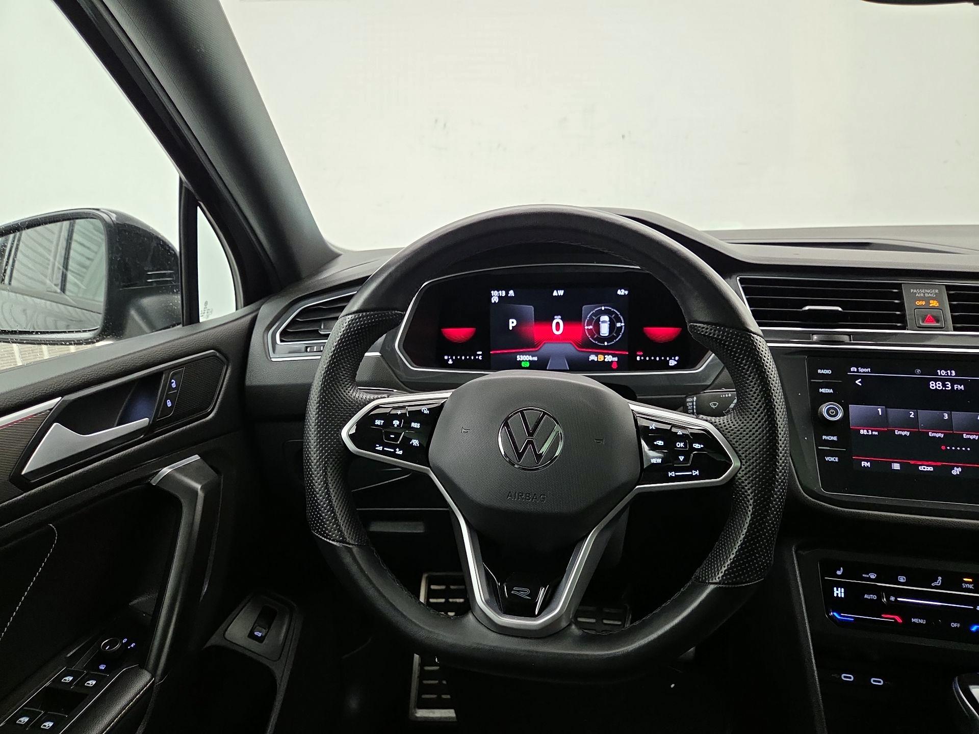 Thumbnail: 2022 Volkswagen Tiguan - 10