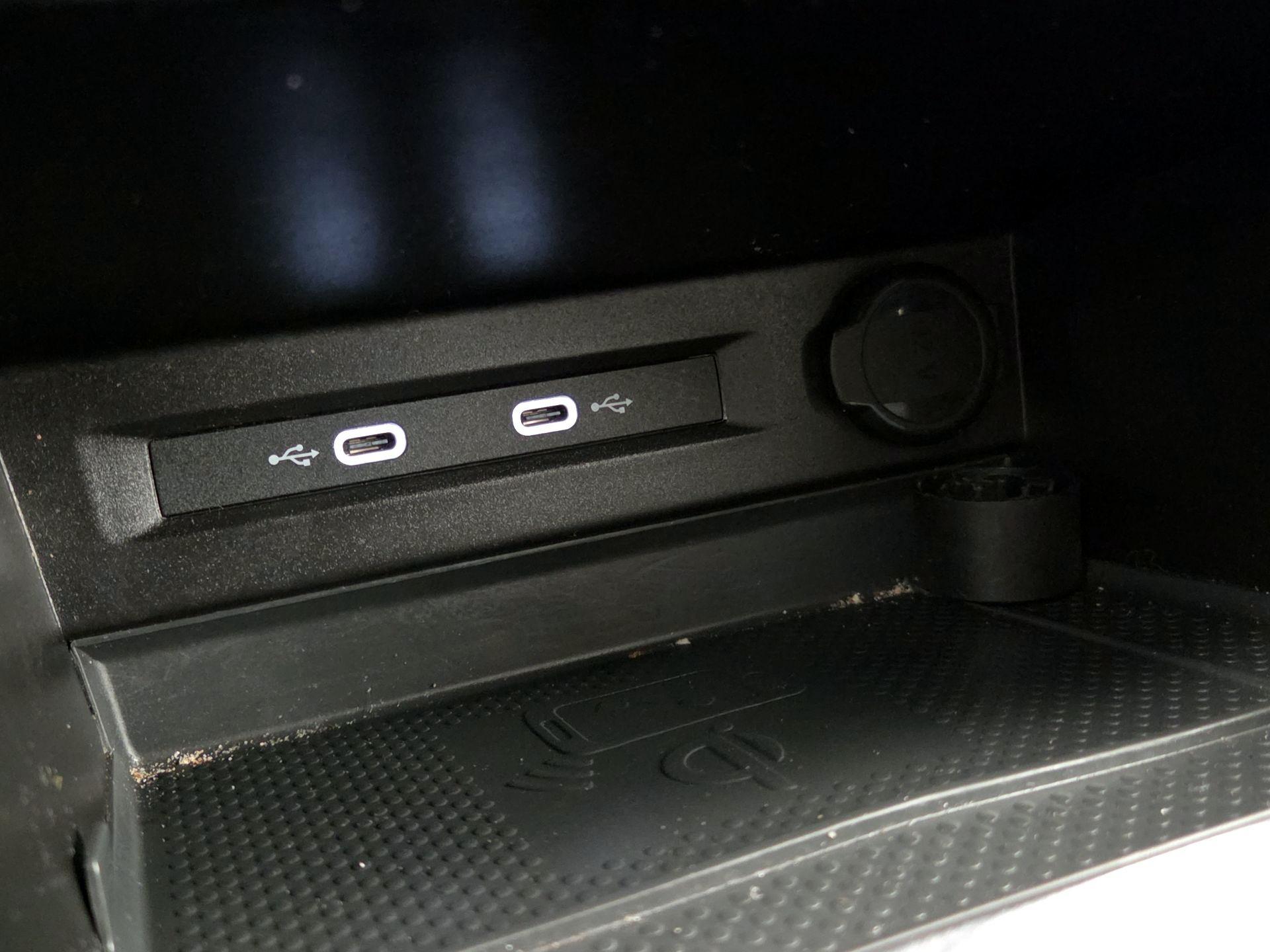 Thumbnail: 2022 Volkswagen Tiguan - 18