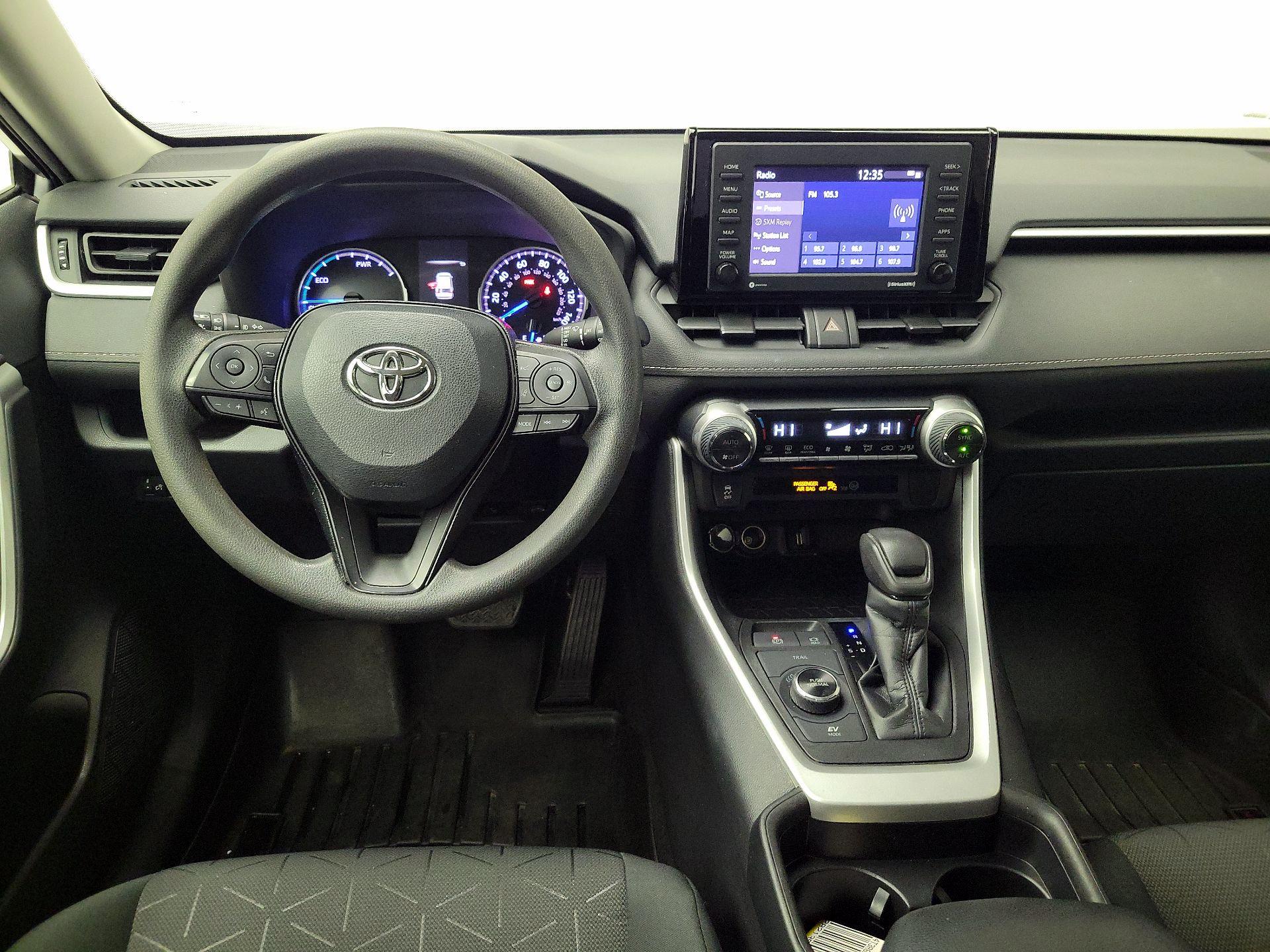 Thumbnail: 2020 Toyota RAV4 - 10