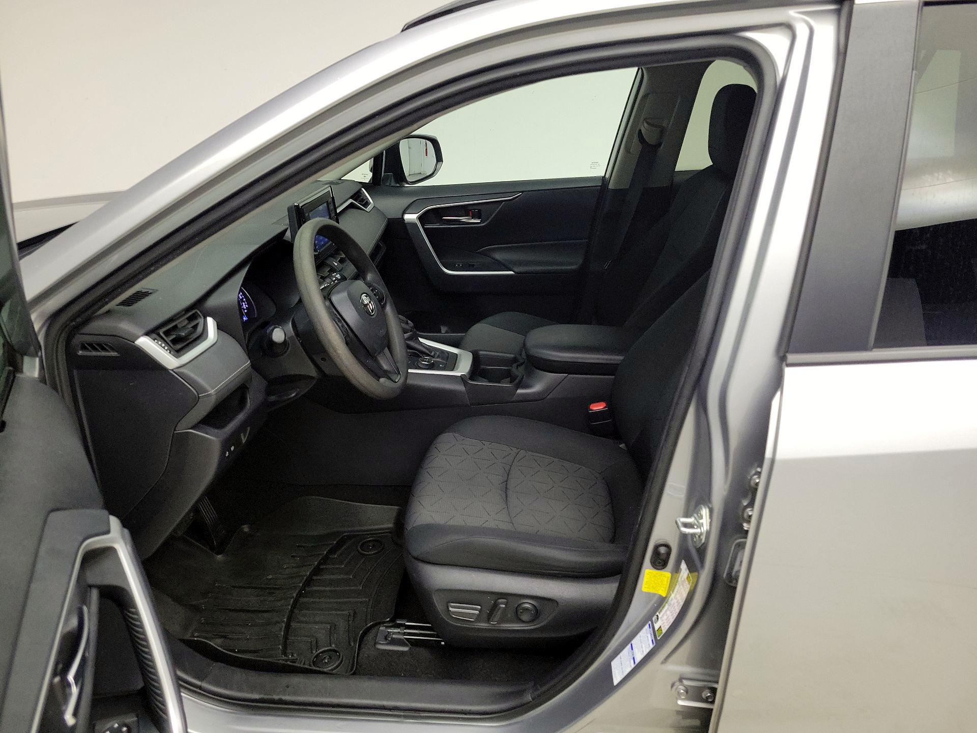 Thumbnail: 2020 Toyota RAV4 - 11