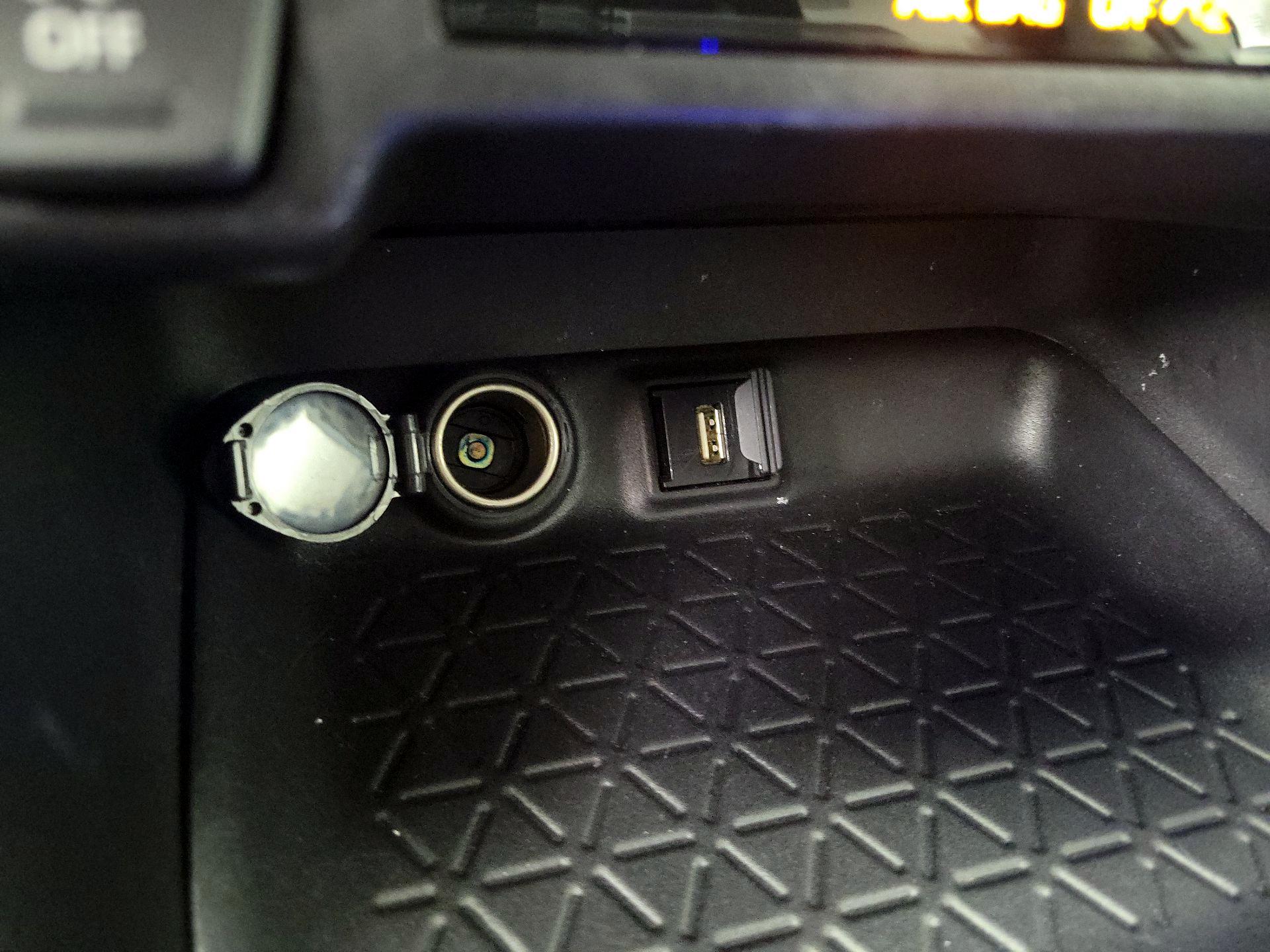 Thumbnail: 2020 Toyota RAV4 - 18