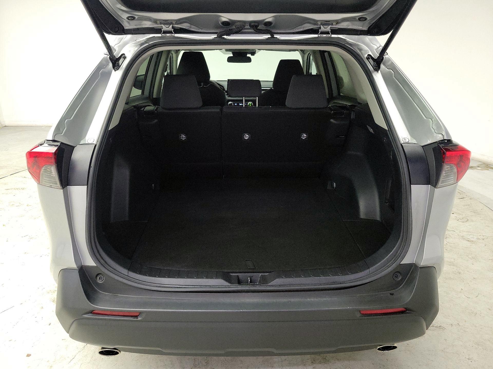 Thumbnail: 2020 Toyota RAV4 - 20