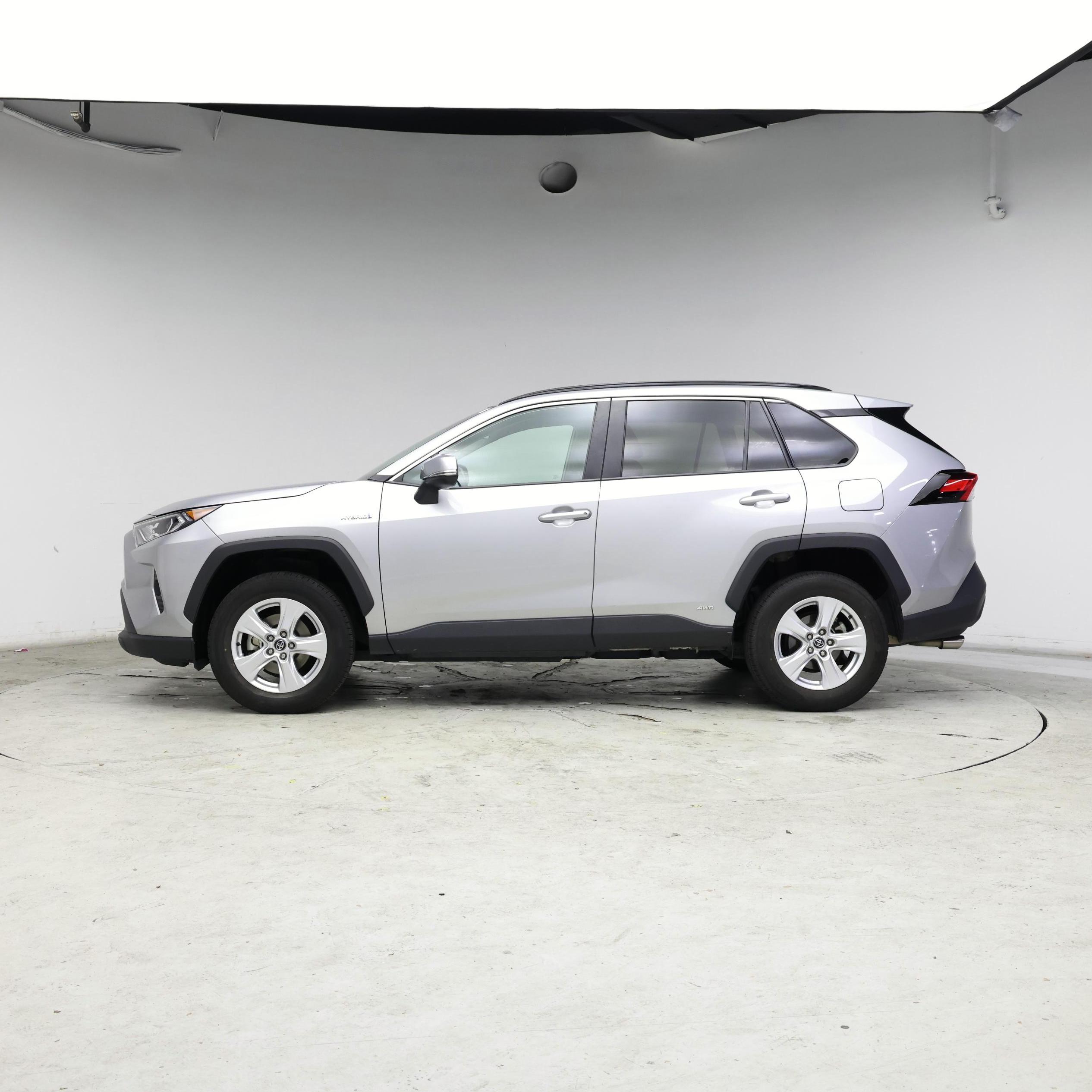 Thumbnail: 2020 Toyota RAV4 - 3