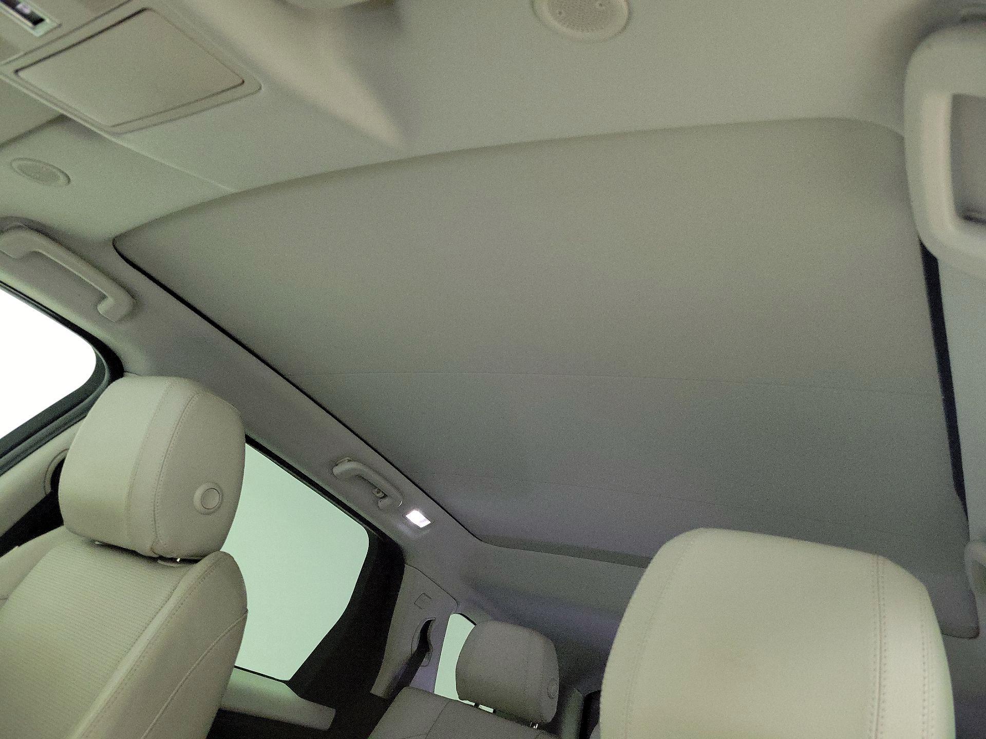 Thumbnail: 2021 Land Rover Discovery Sport - 19