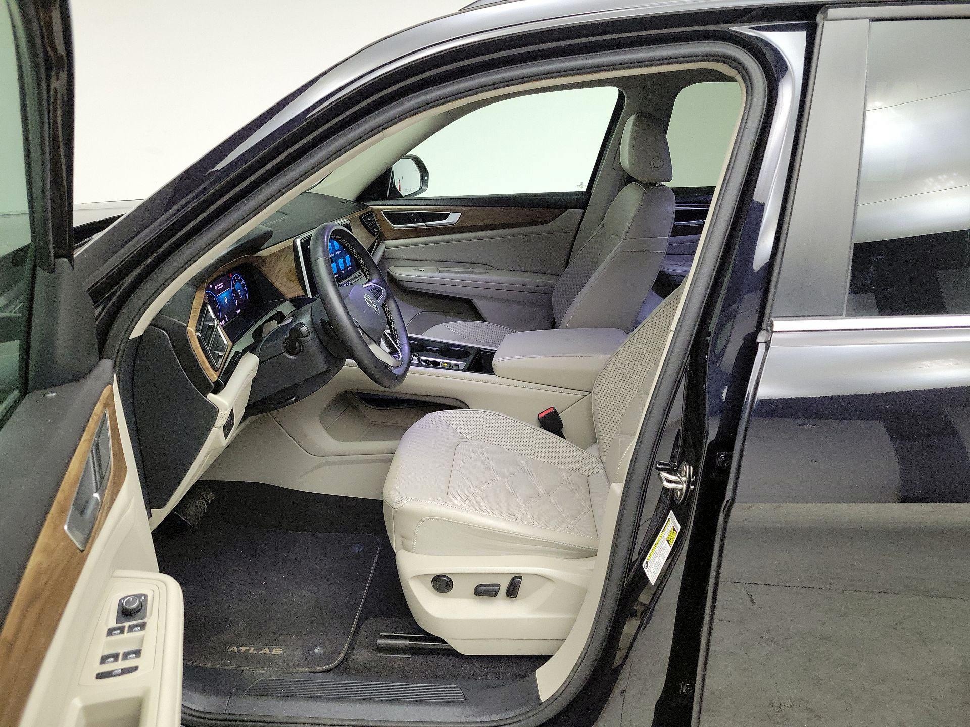 Thumbnail: 2024 Volkswagen Atlas - 11