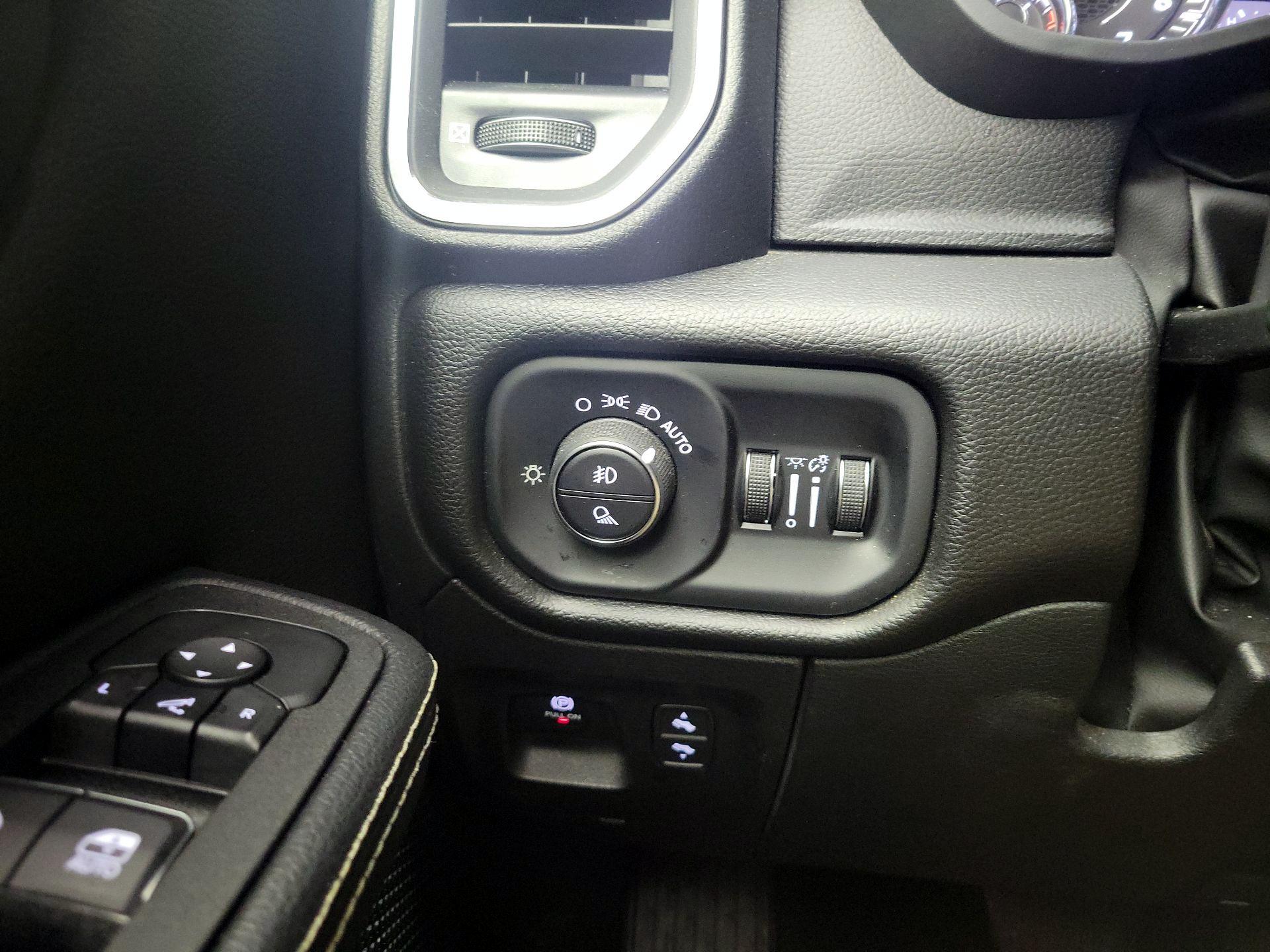 Thumbnail: 2025 RAM 1500 - 13