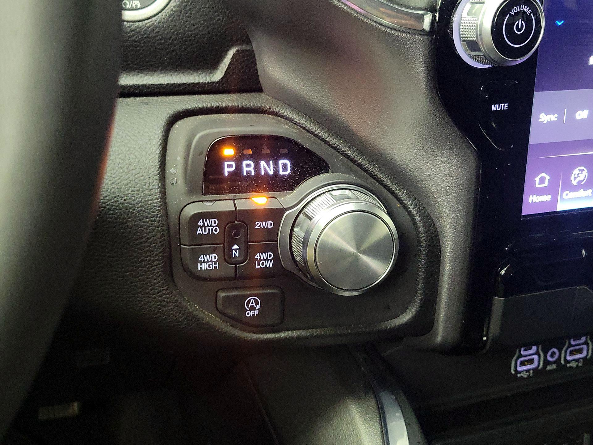 Thumbnail: 2025 RAM 1500 - 17