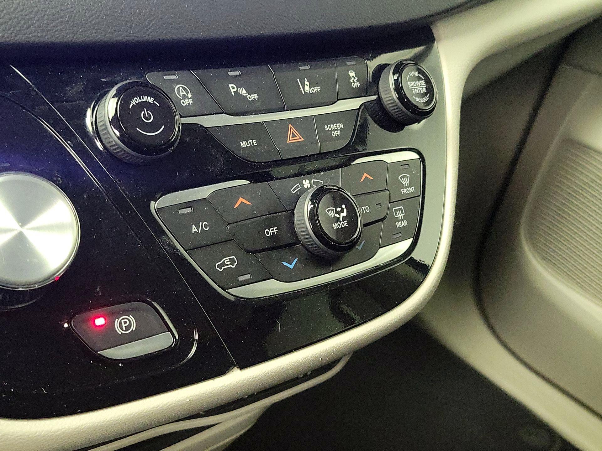 Thumbnail: 2024 Chrysler Pacifica - 16