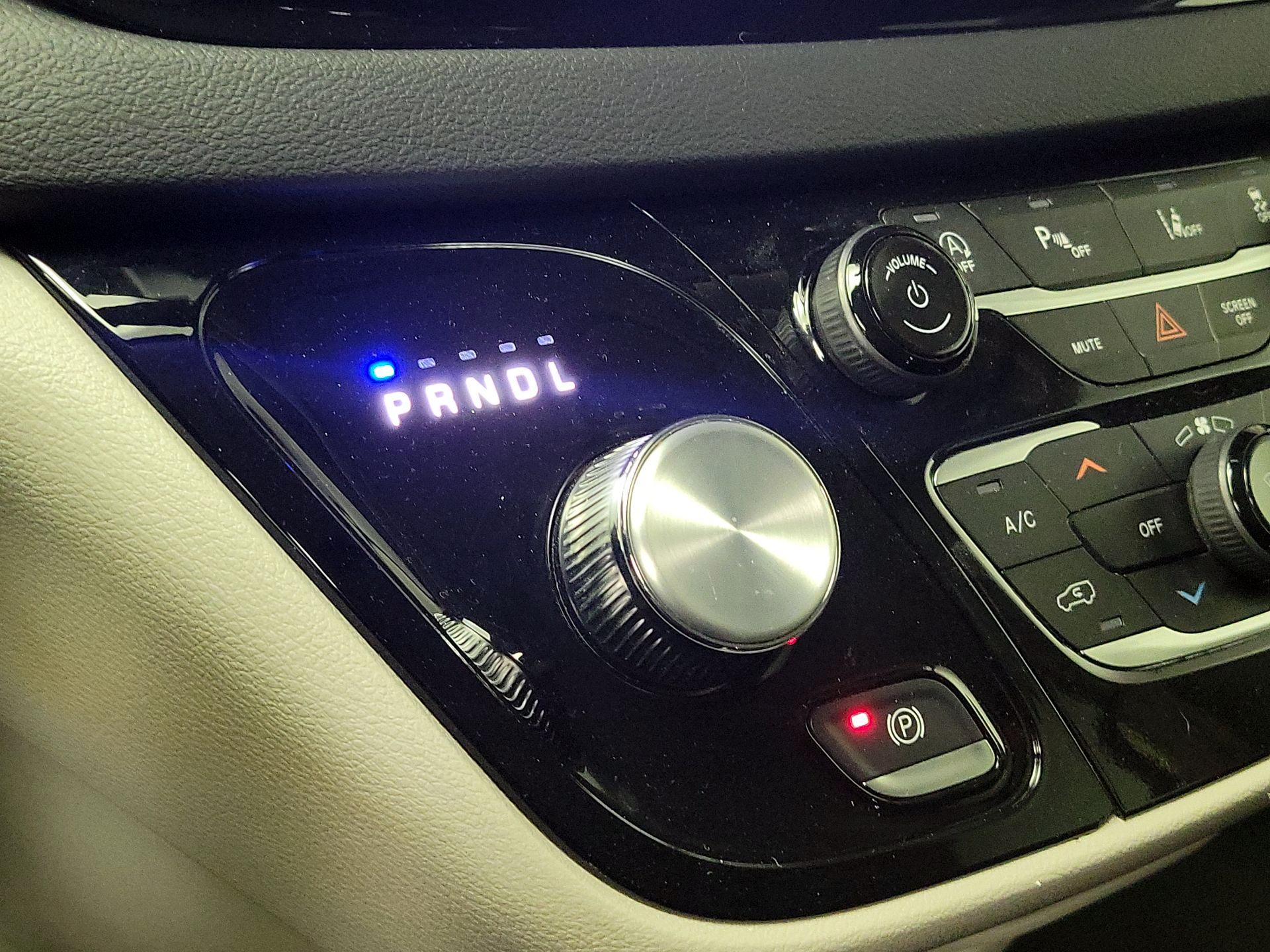 Thumbnail: 2024 Chrysler Pacifica - 17