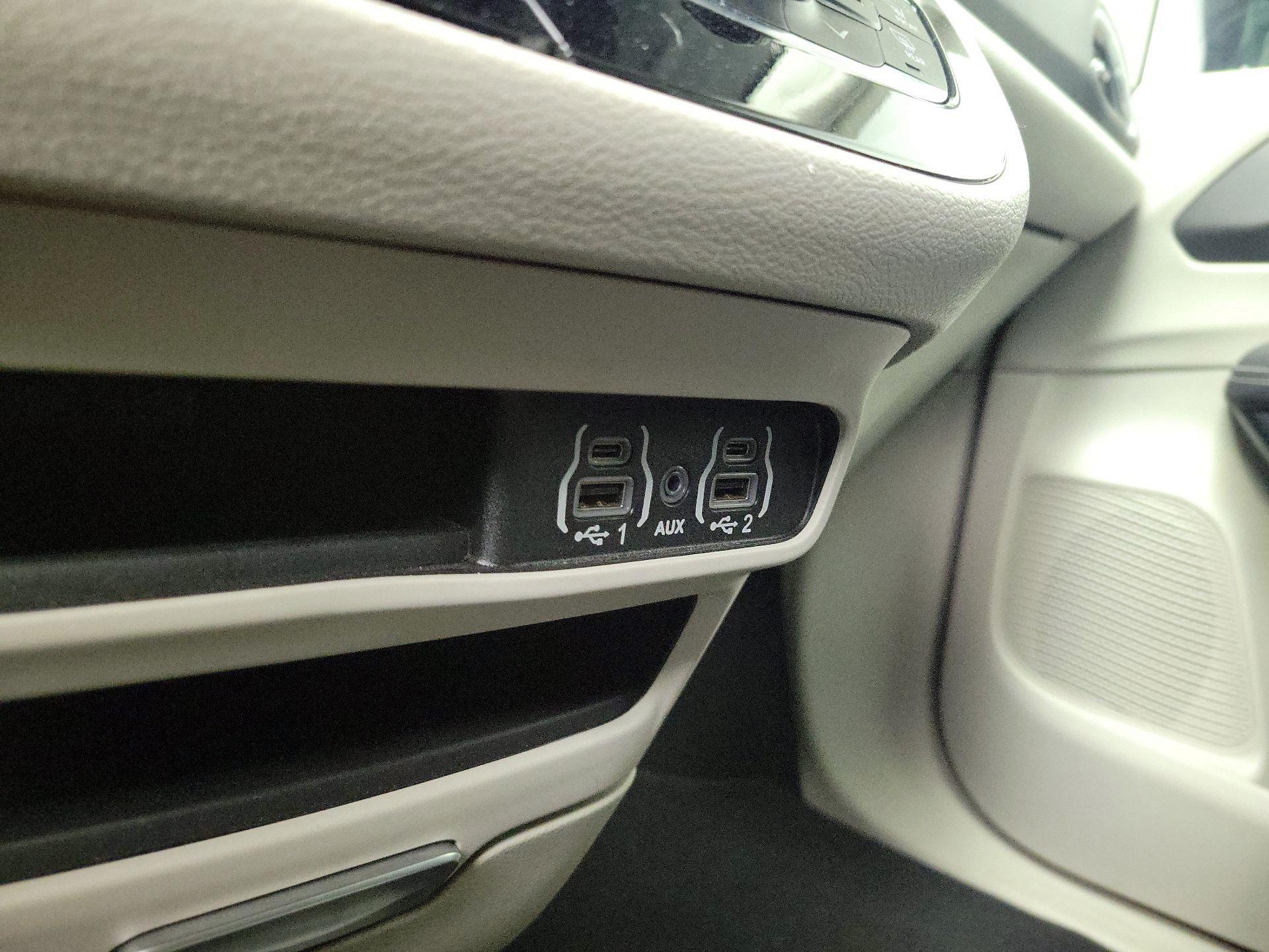 Thumbnail: 2024 Chrysler Pacifica - 18