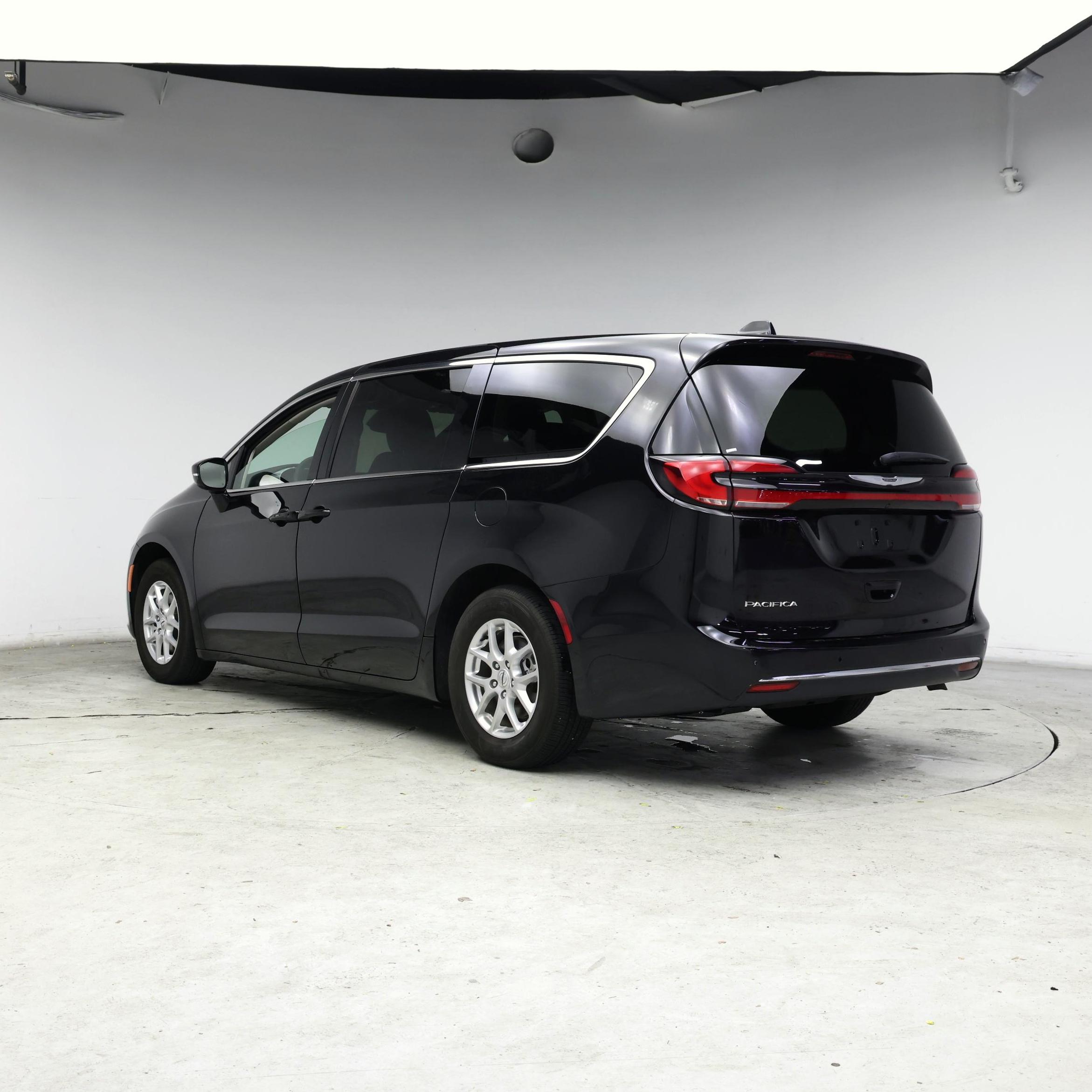 Thumbnail: 2024 Chrysler Pacifica - 2