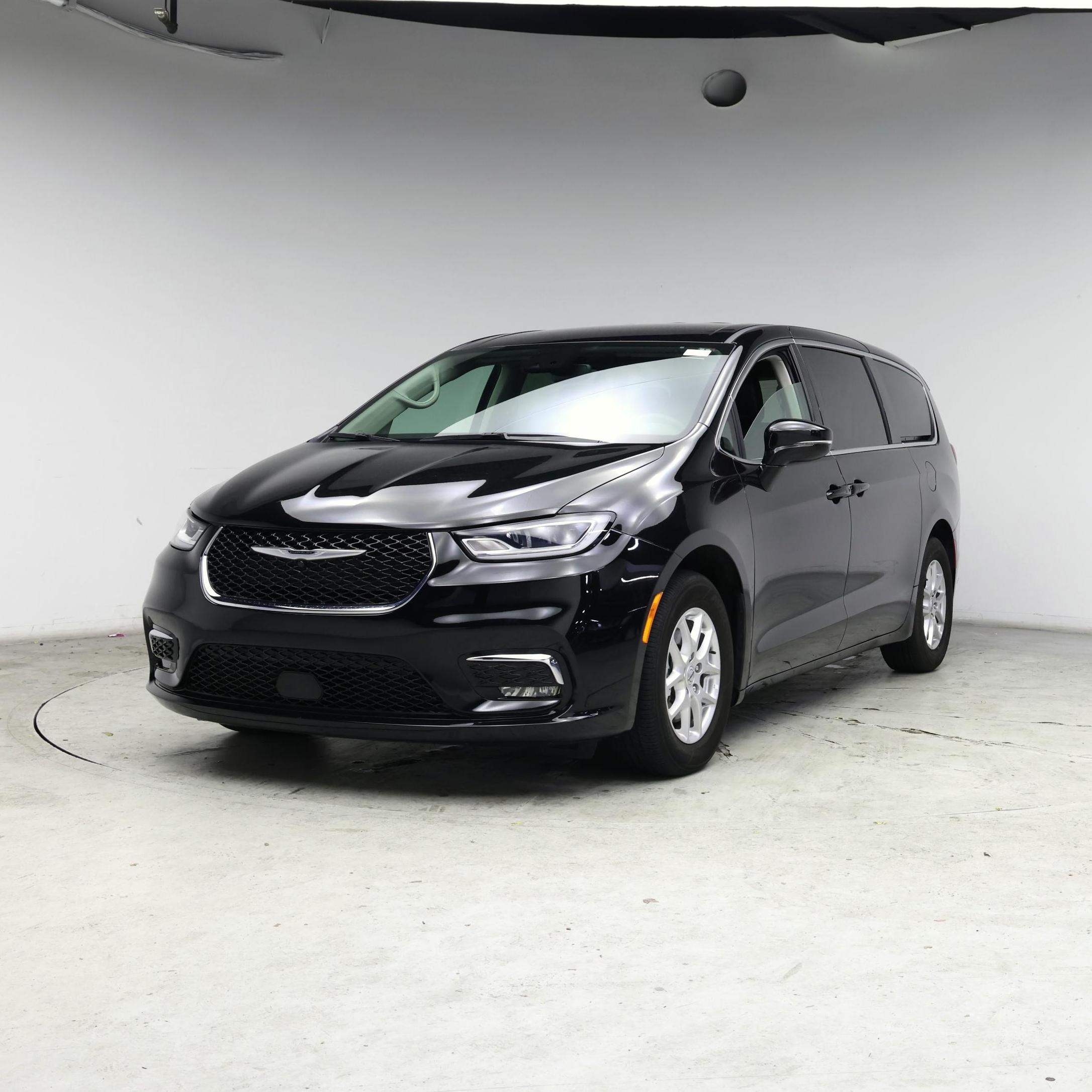 Thumbnail: 2024 Chrysler Pacifica - 4