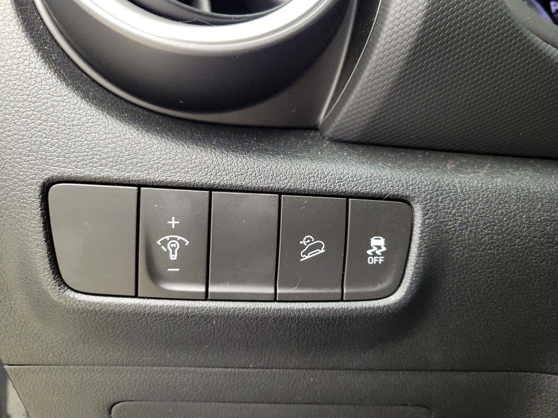 Thumbnail: 2022 Hyundai Kona - 13