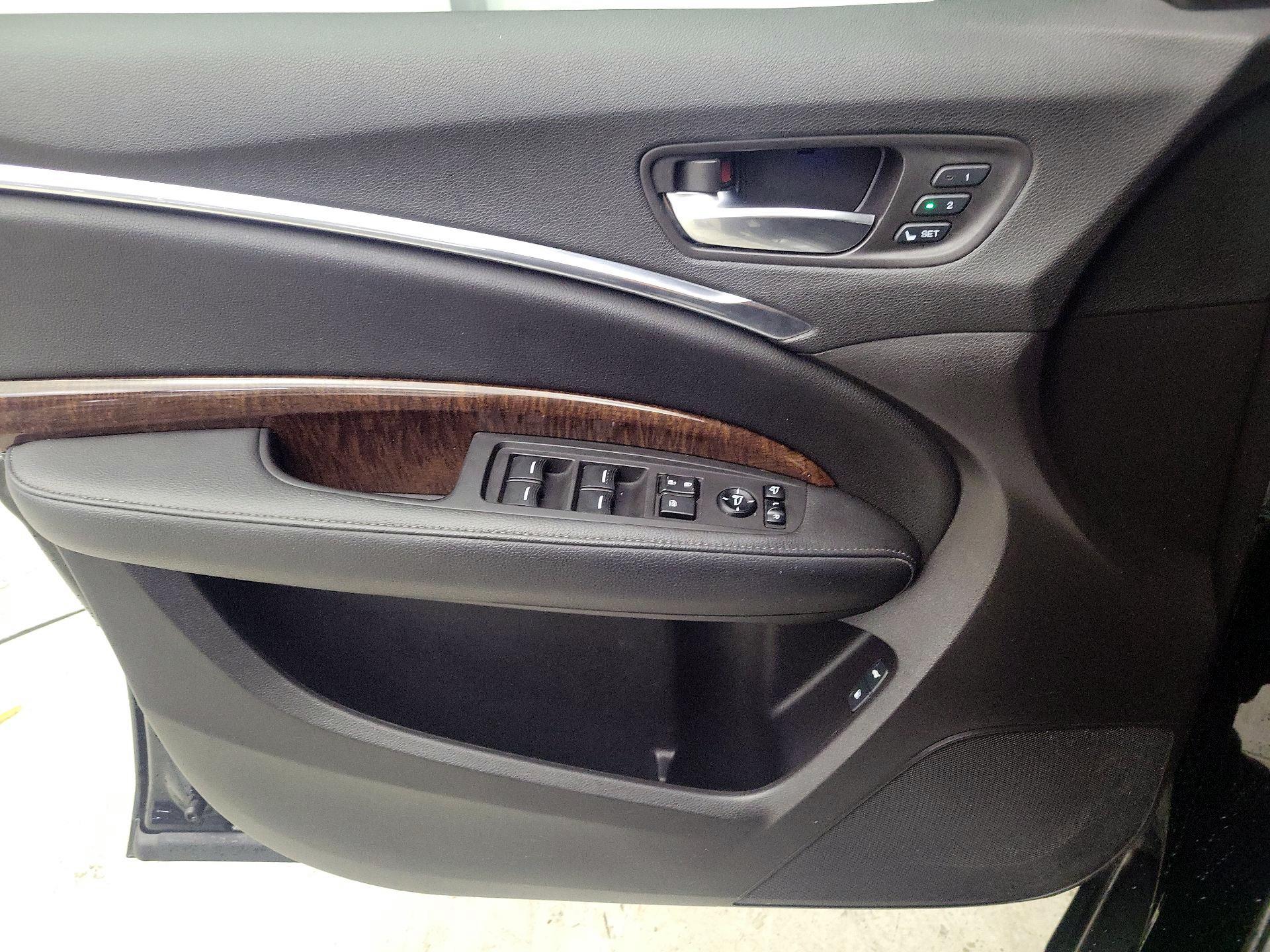 Thumbnail: 2017 Acura MDX - 12