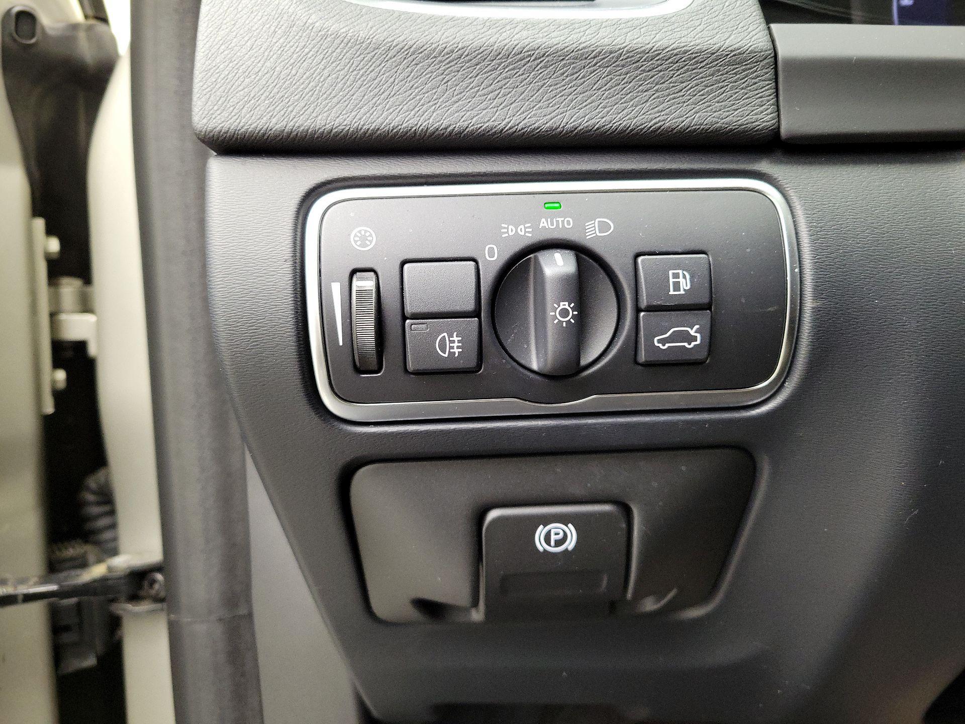 Thumbnail: 2017 Volvo S60 - 13