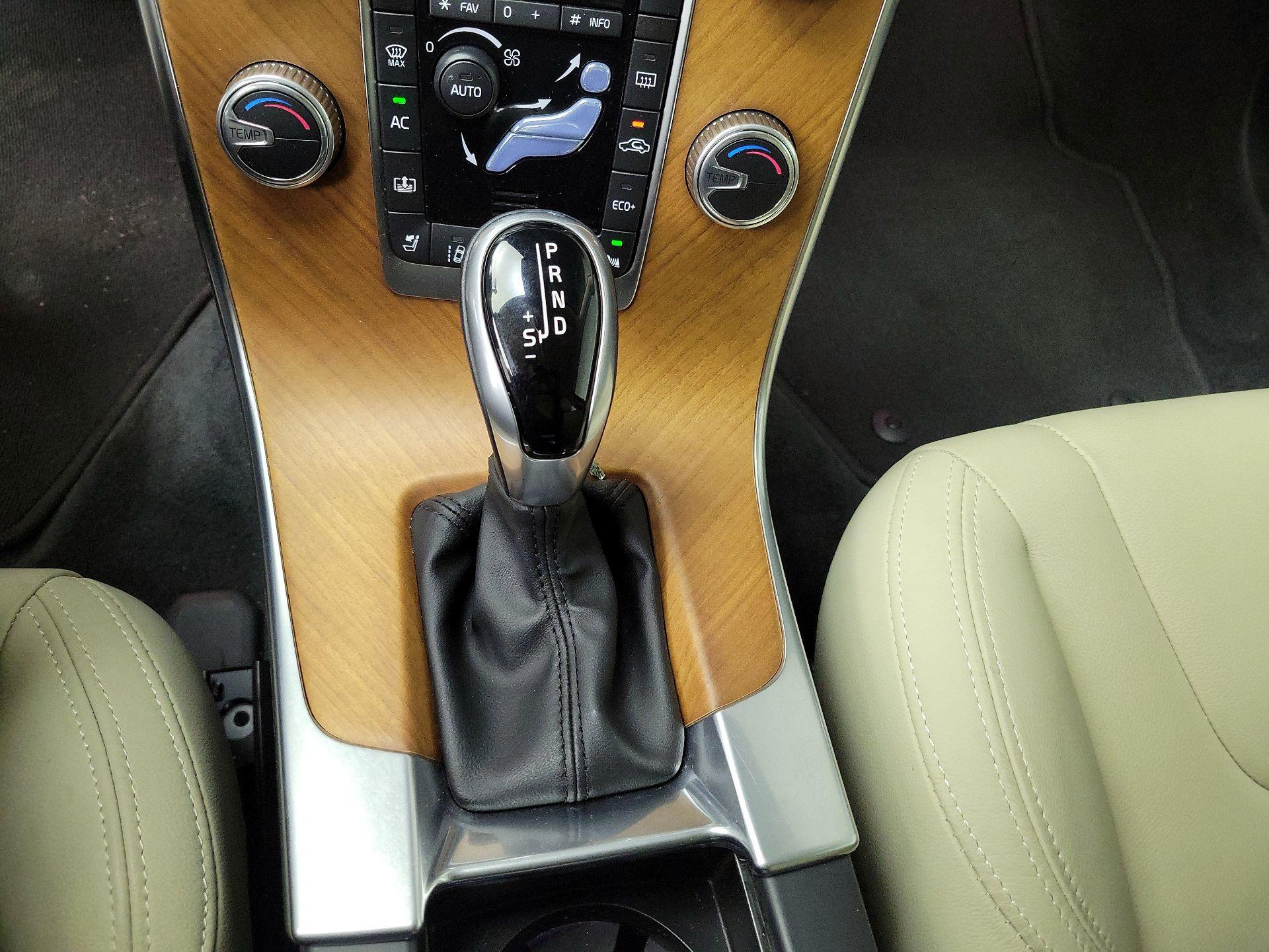 Thumbnail: 2017 Volvo S60 - 18