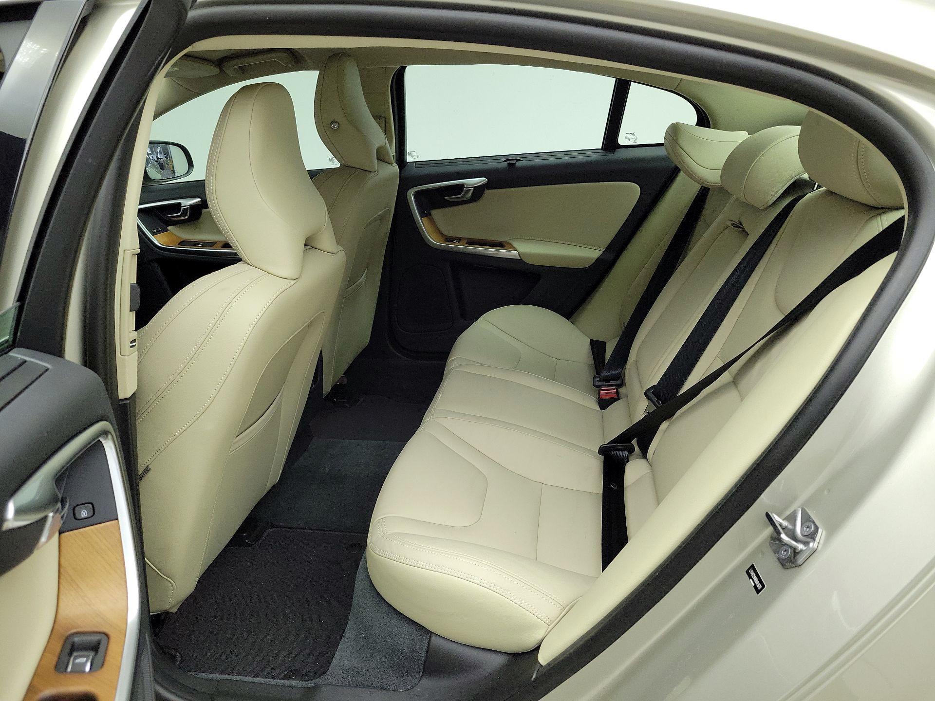 Thumbnail: 2017 Volvo S60 - 19