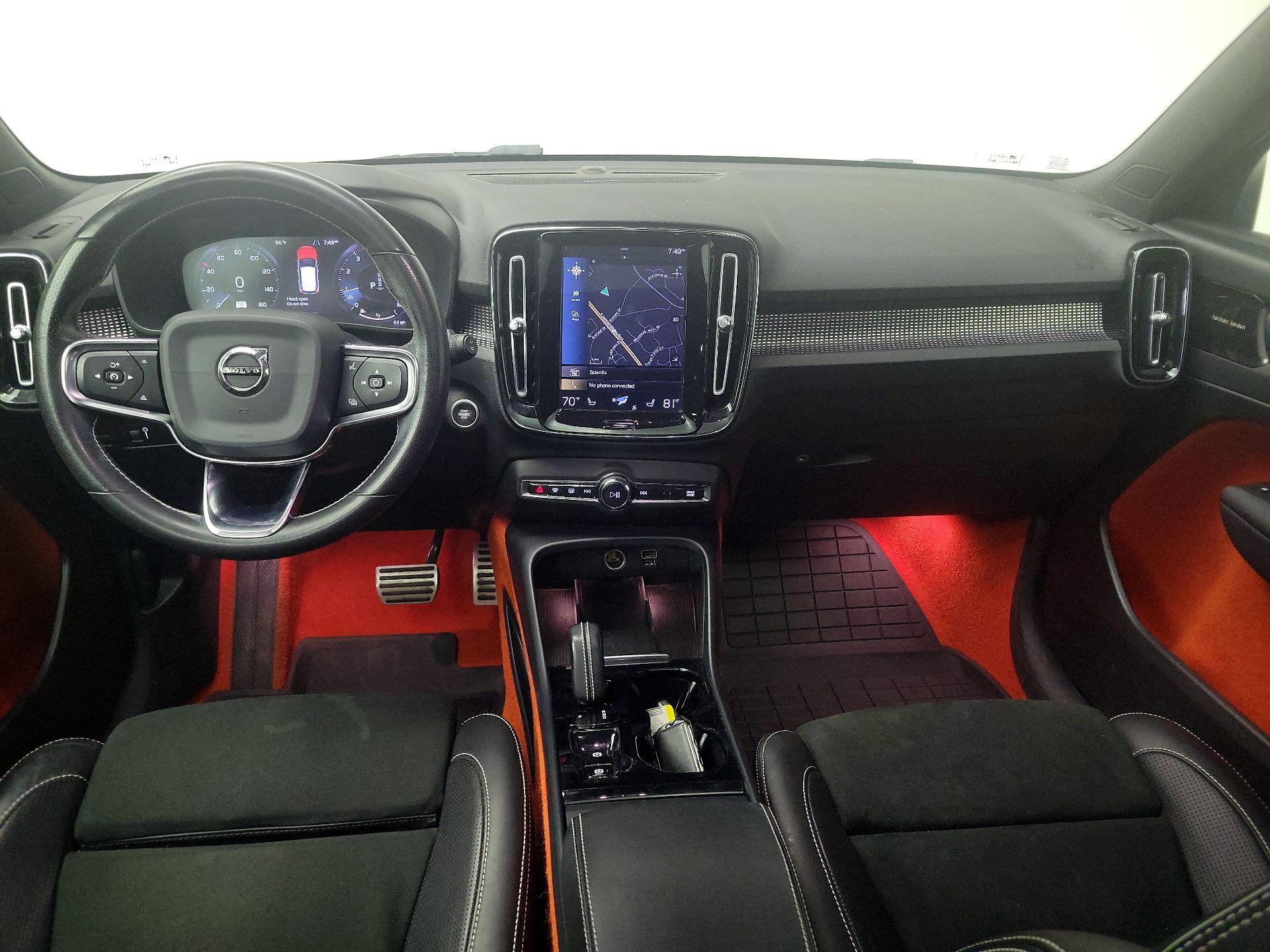 Thumbnail: 2021 Volvo XC40 - 9