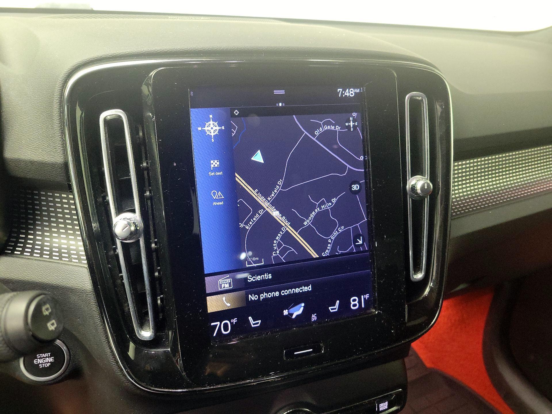 Thumbnail: 2021 Volvo XC40 - 14