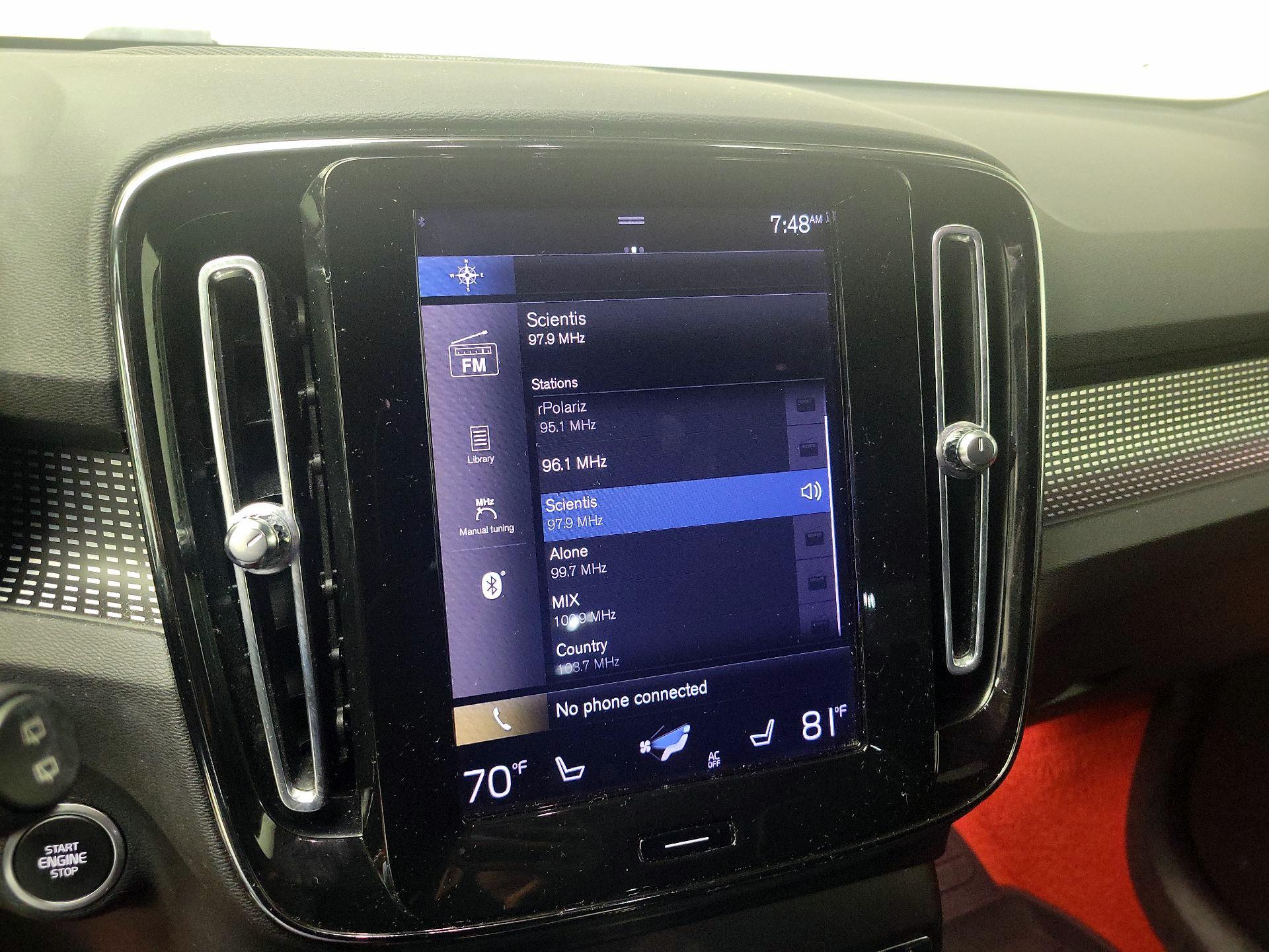 Thumbnail: 2021 Volvo XC40 - 16