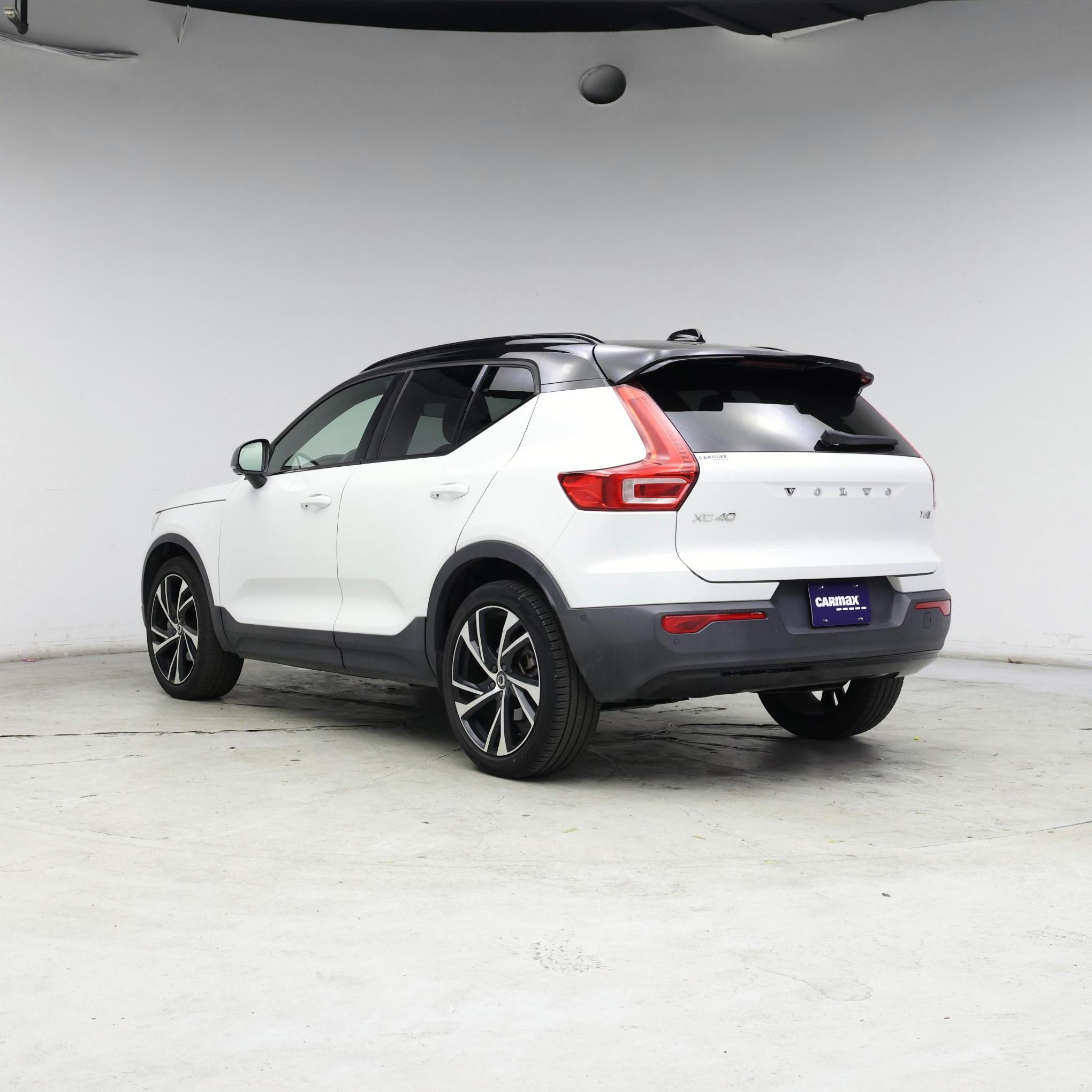 Thumbnail: 2021 Volvo XC40 - 2