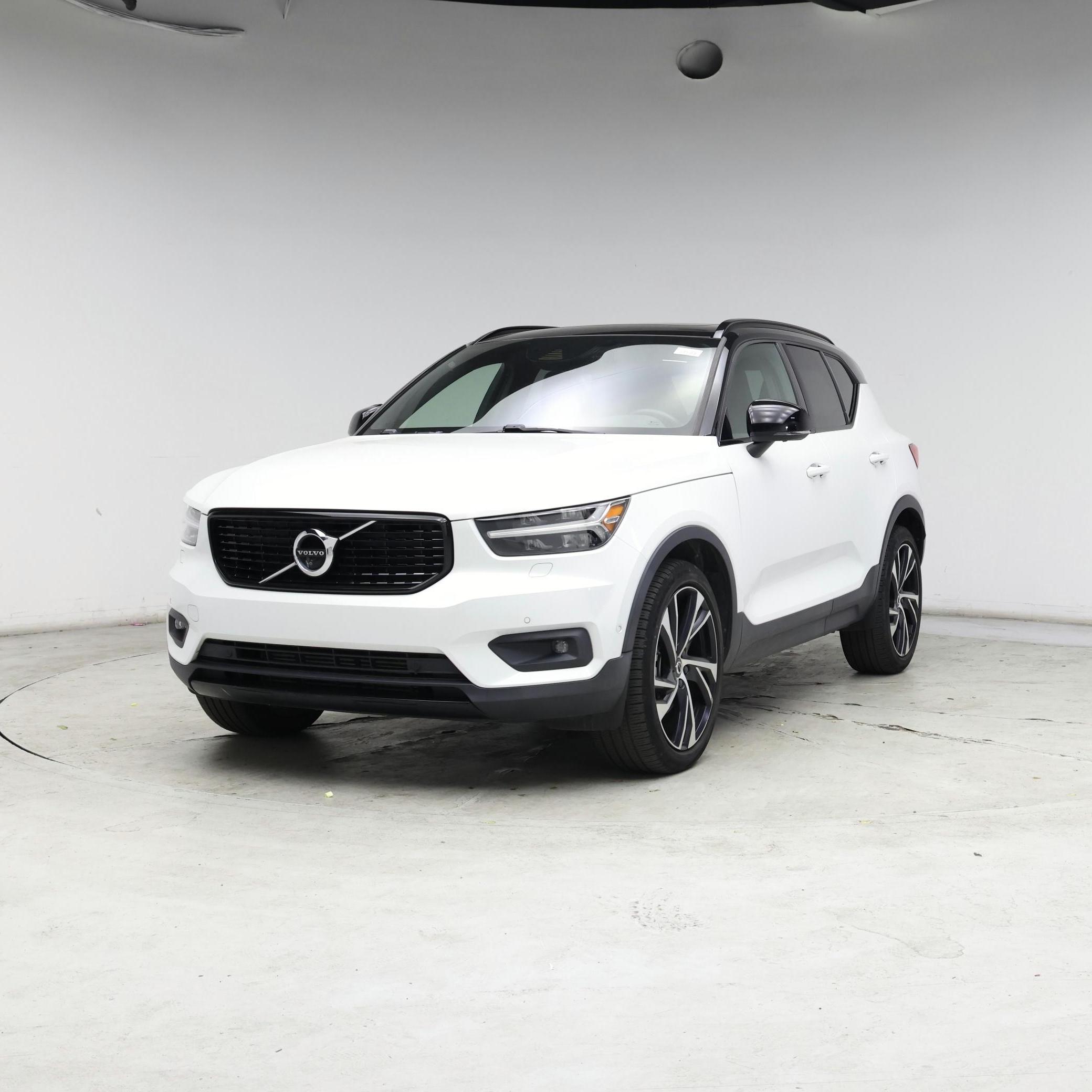 Thumbnail: 2021 Volvo XC40 - 4