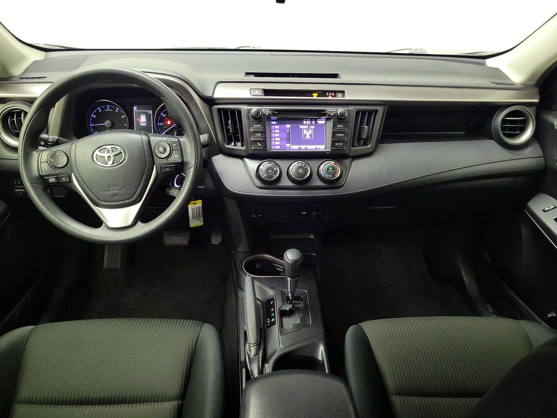 Thumbnail: 2018 Toyota RAV4 - 9