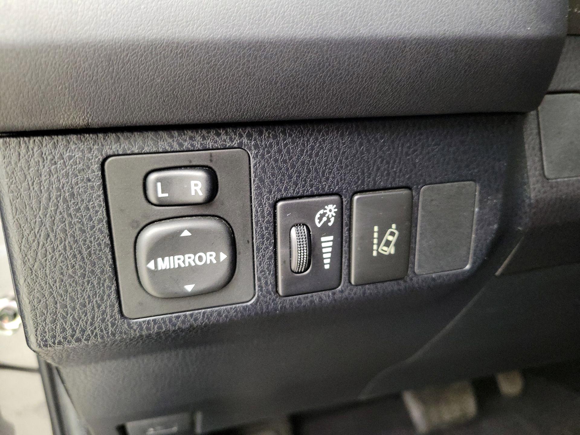 Thumbnail: 2018 Toyota RAV4 - 13