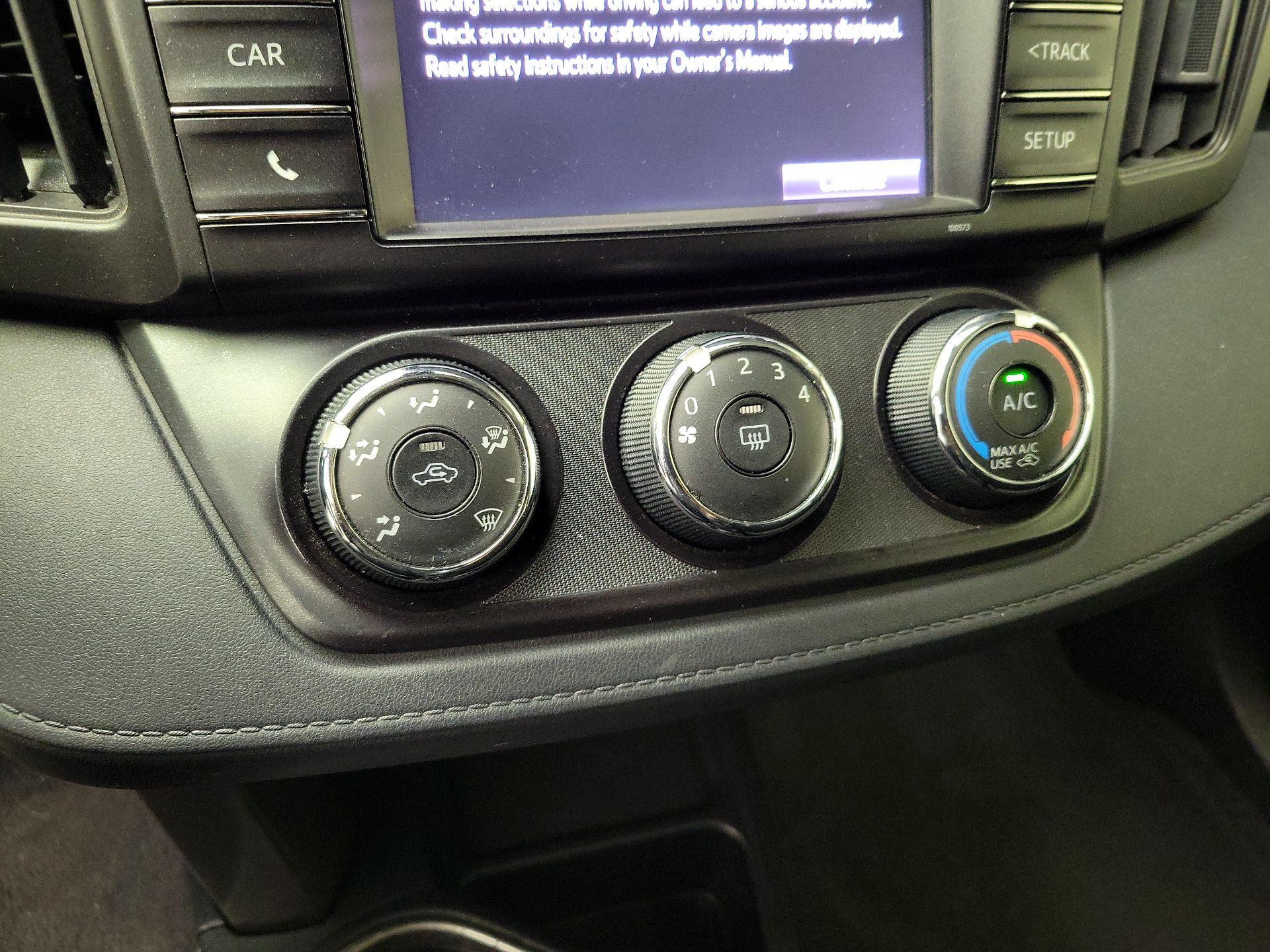 Thumbnail: 2018 Toyota RAV4 - 16