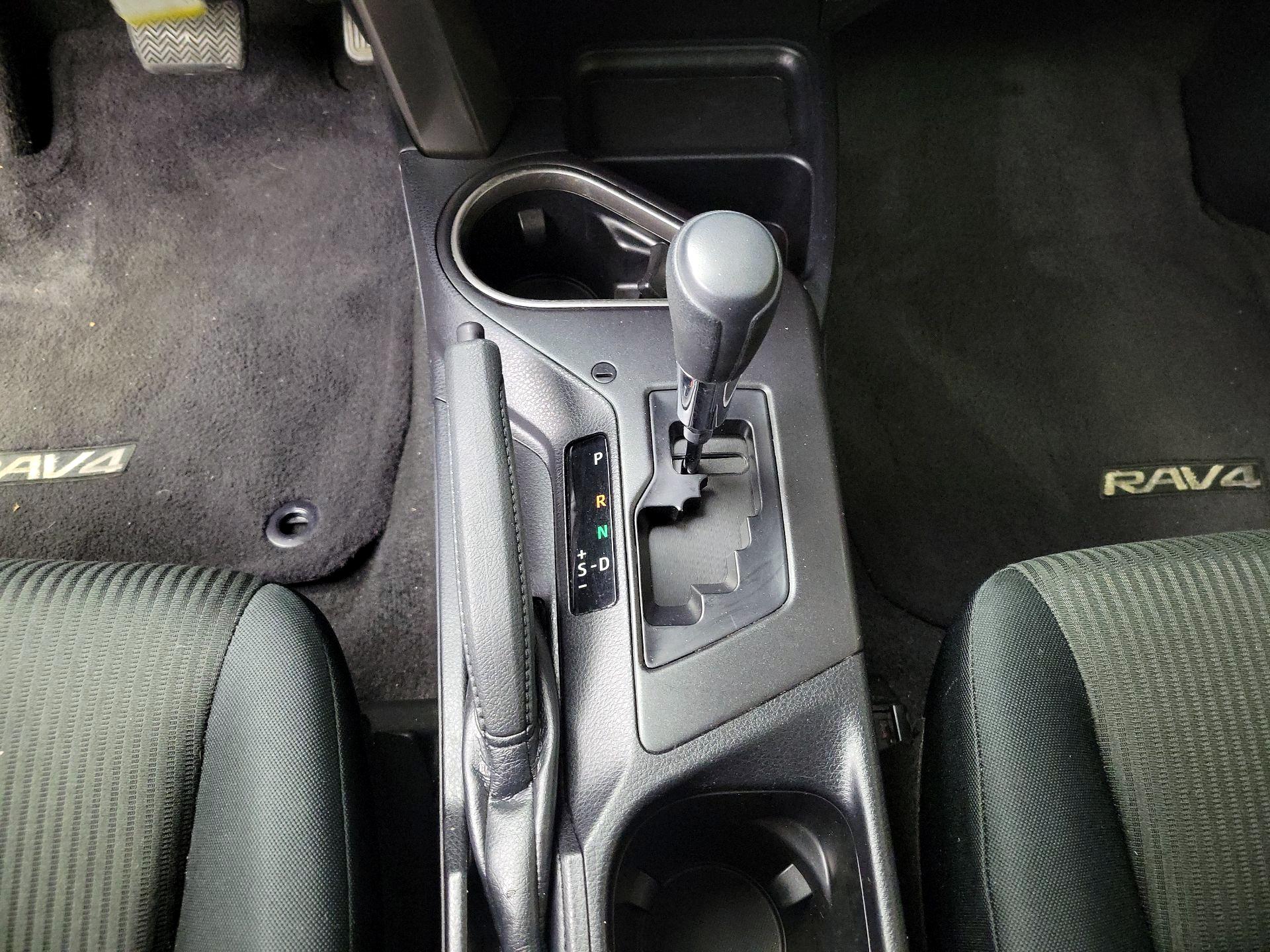 Thumbnail: 2018 Toyota RAV4 - 17