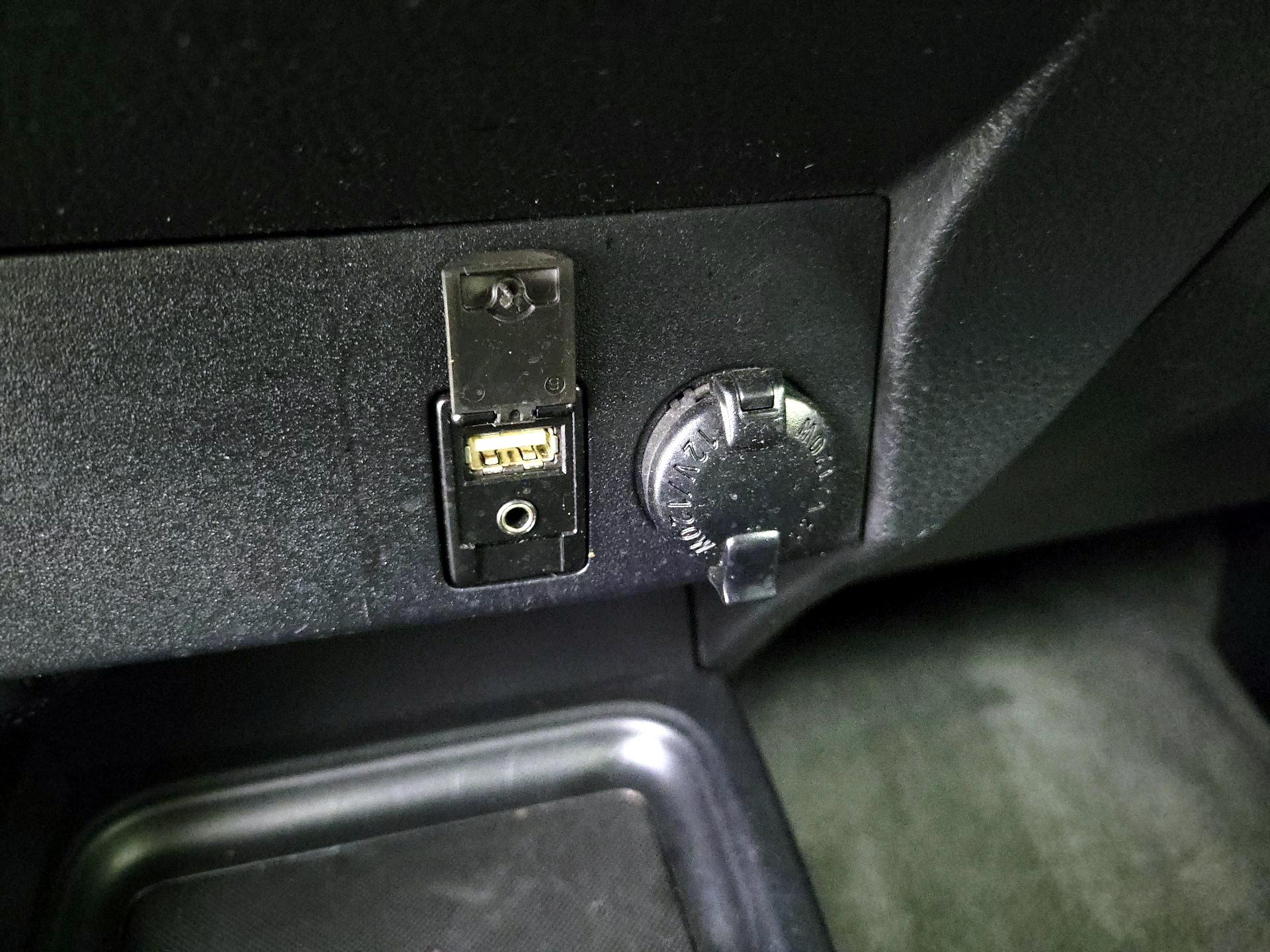 Thumbnail: 2018 Toyota RAV4 - 18