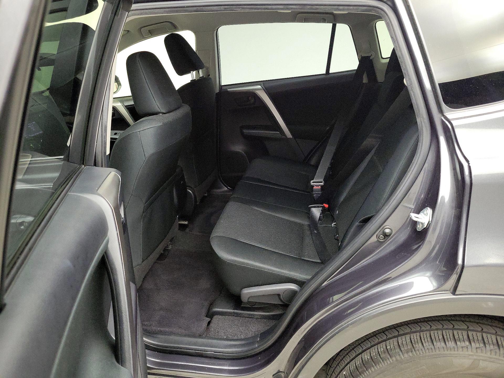 Thumbnail: 2018 Toyota RAV4 - 19