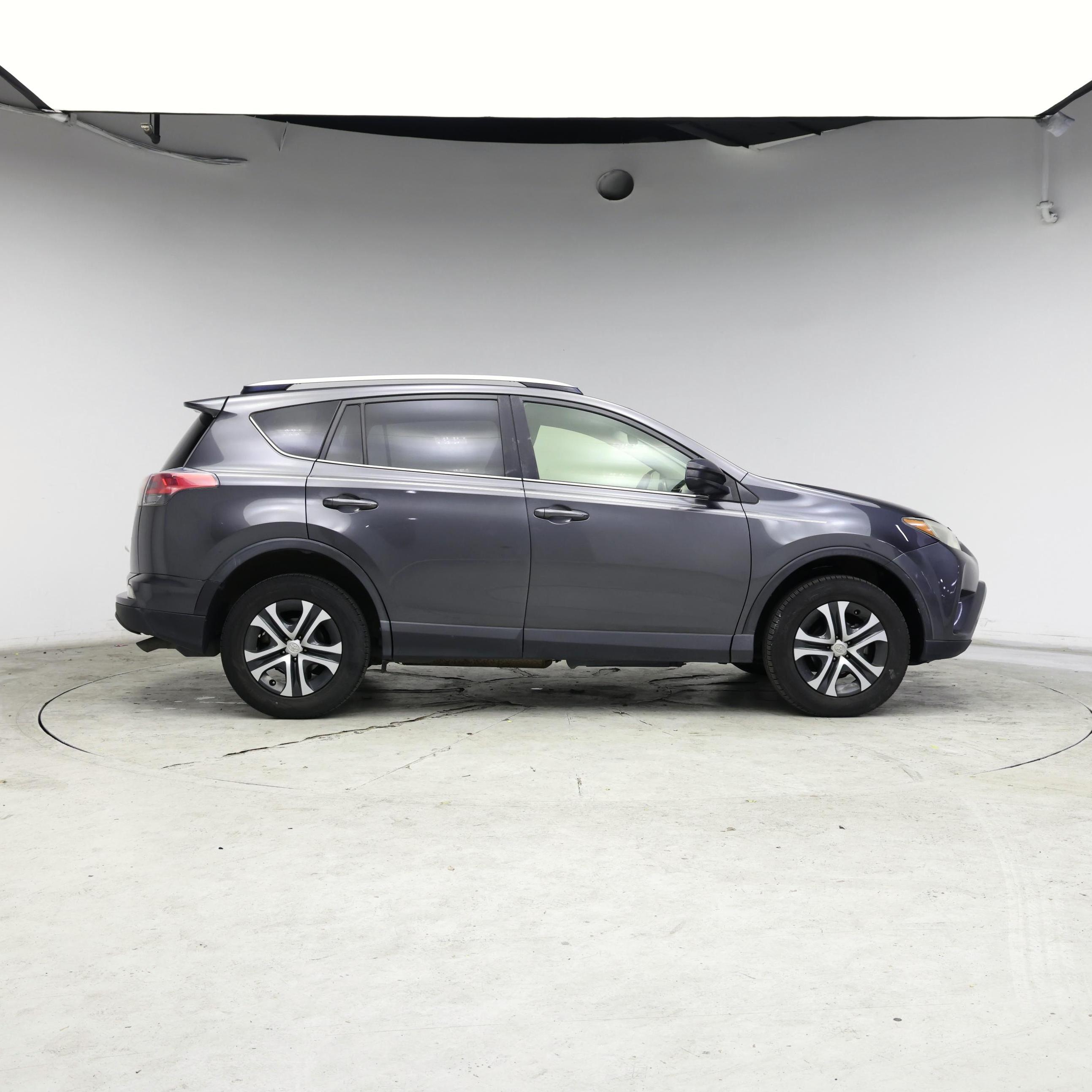 Thumbnail: 2018 Toyota RAV4 - 7