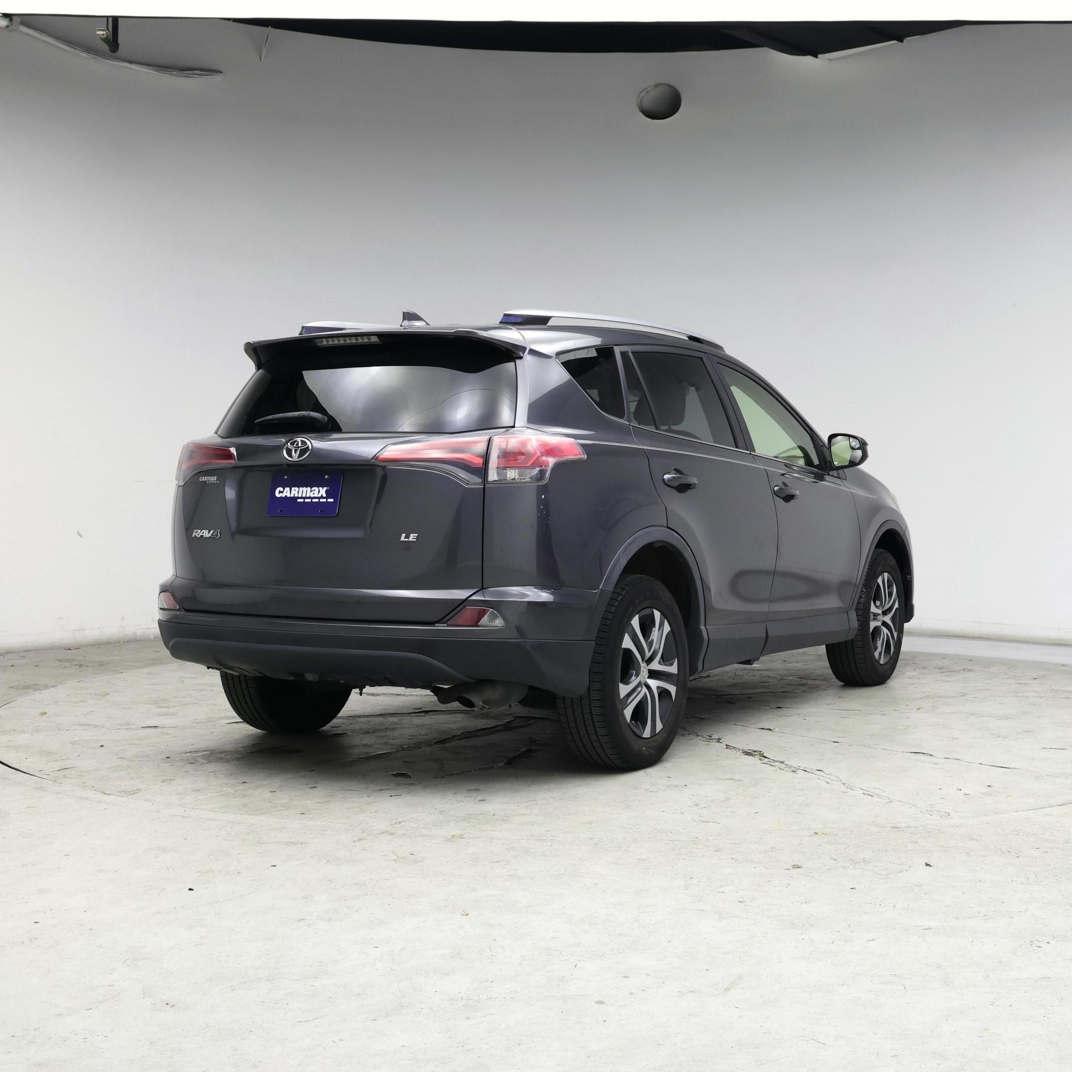 Thumbnail: 2018 Toyota RAV4 - 8