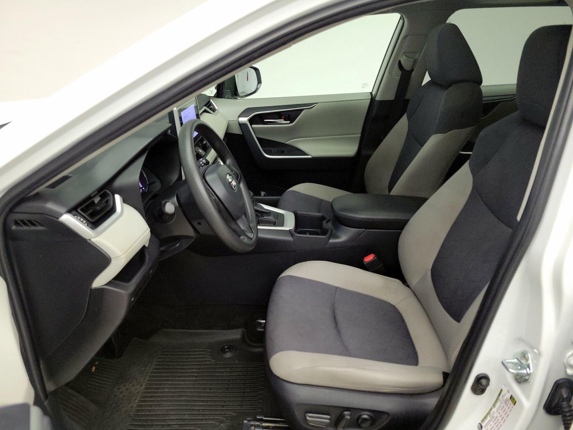 Thumbnail: 2025 Toyota RAV4 - 11