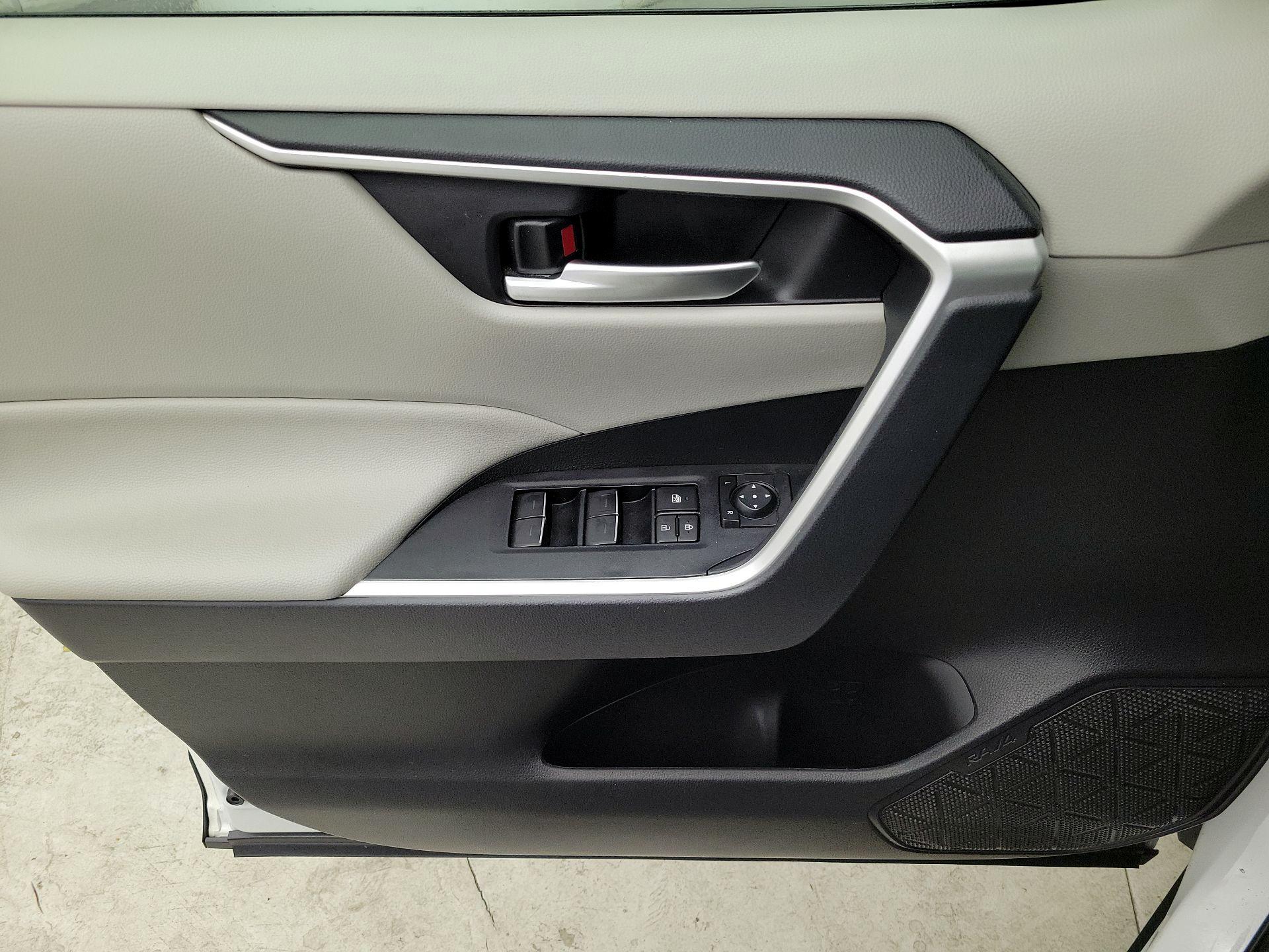 Thumbnail: 2025 Toyota RAV4 - 12