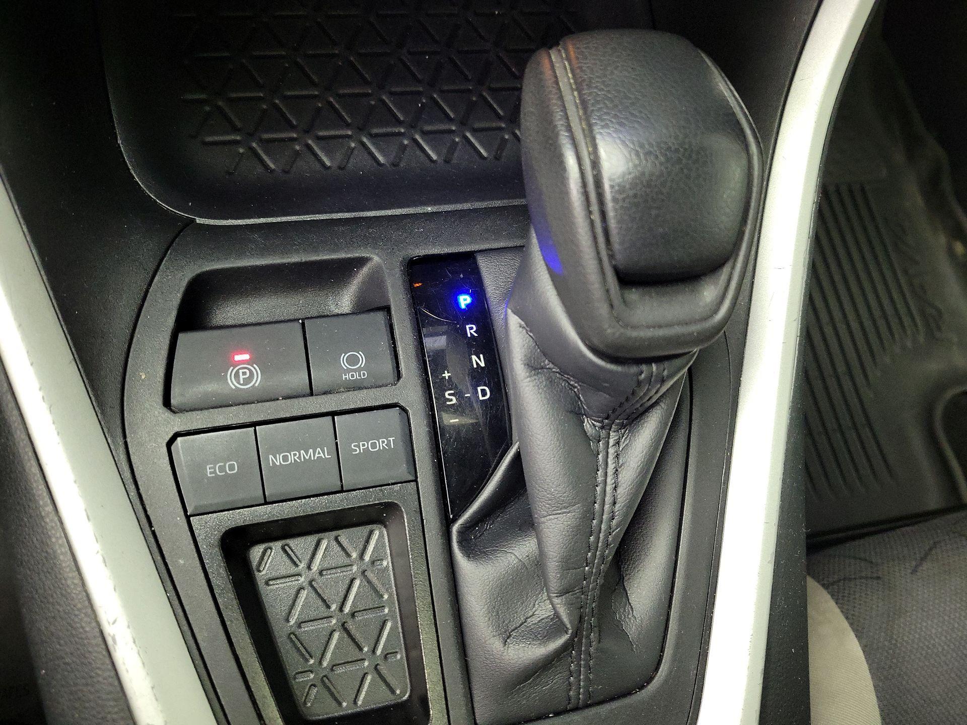 Thumbnail: 2025 Toyota RAV4 - 17