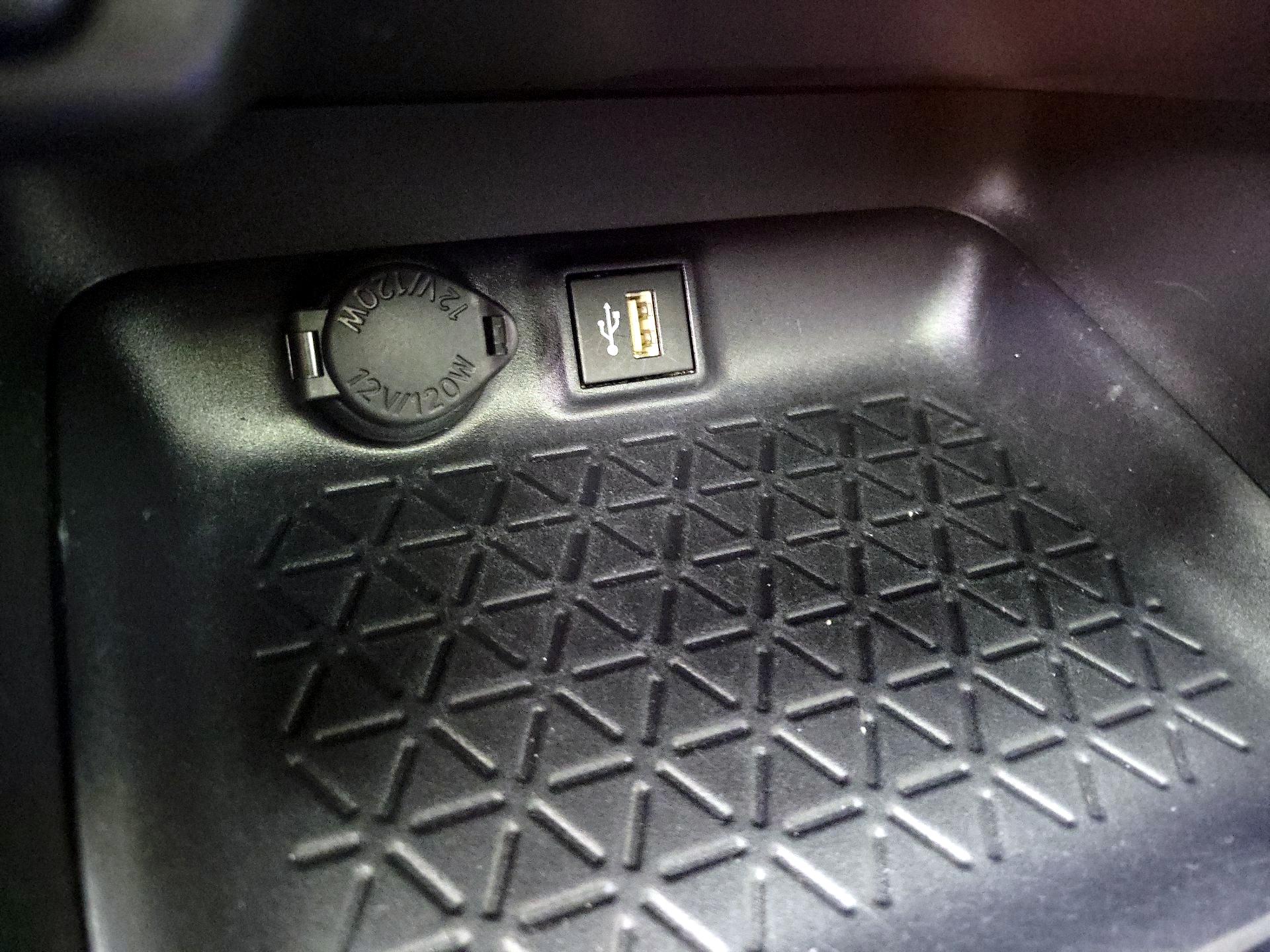 Thumbnail: 2025 Toyota RAV4 - 18