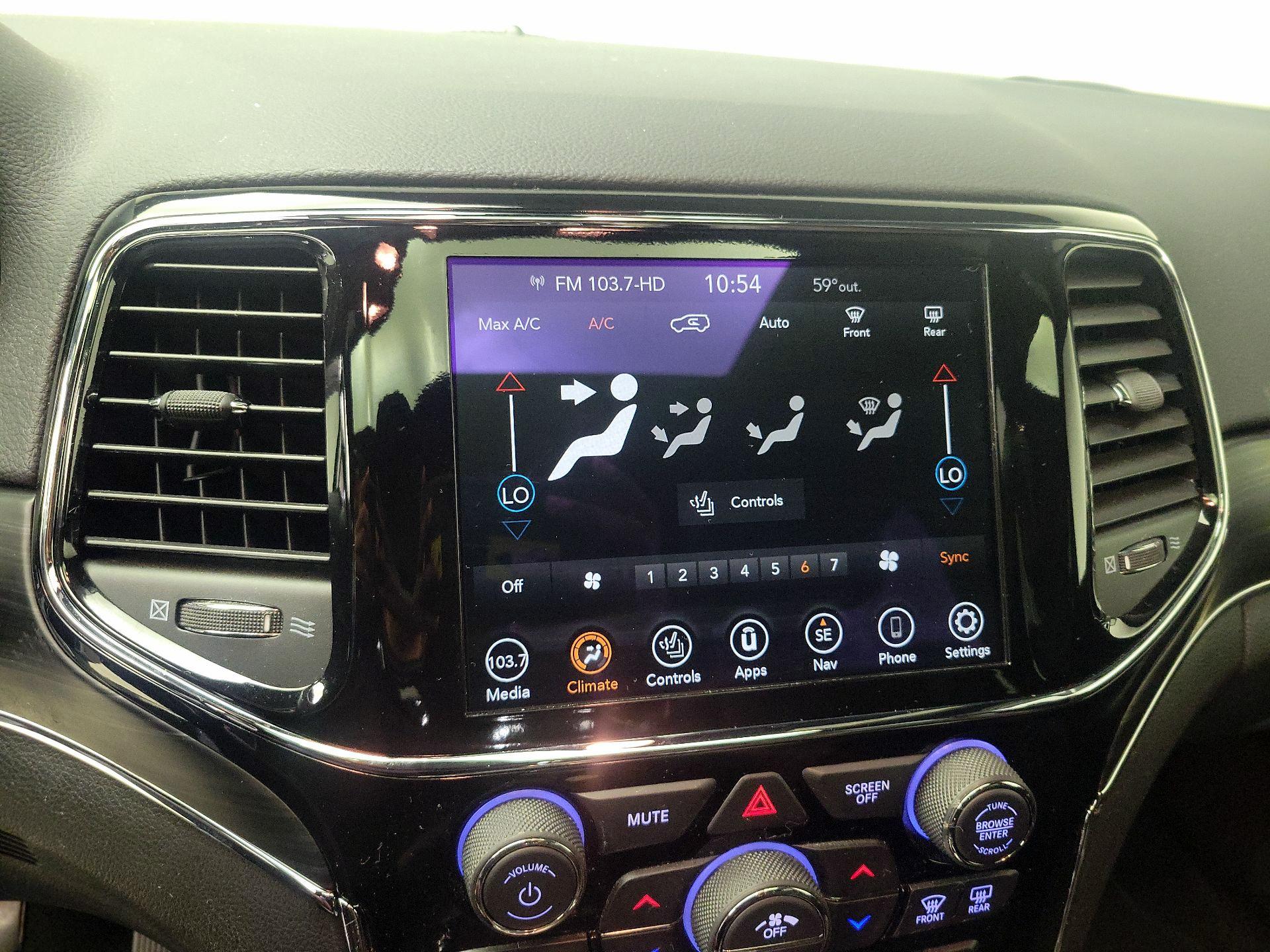 Thumbnail: 2020 Jeep Grand Cherokee - 17