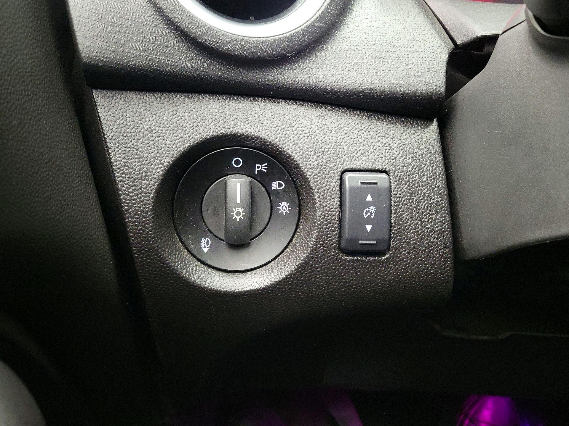 Thumbnail: 2018 Ford Fiesta - 13